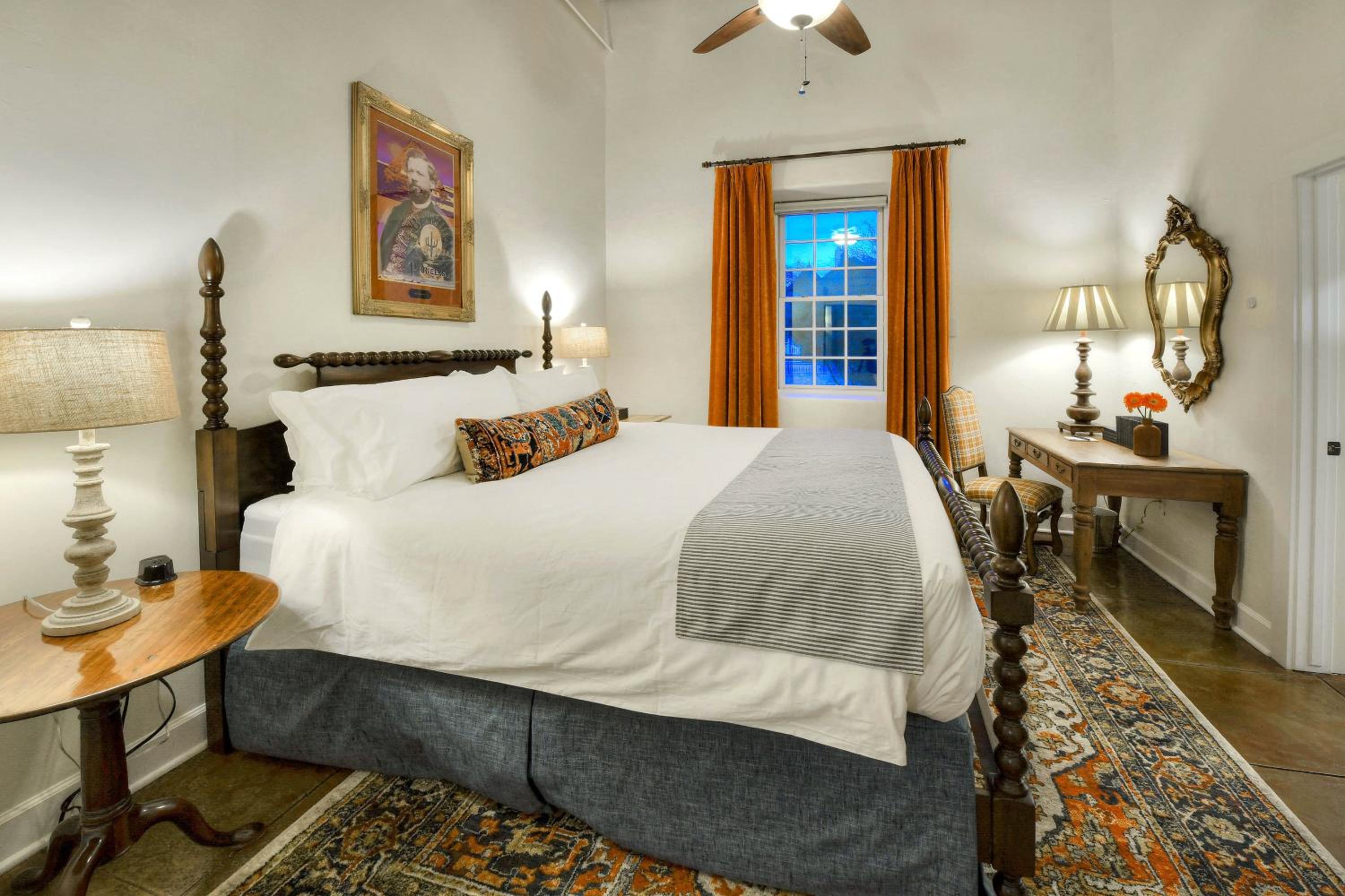 Deluxe Queen Room