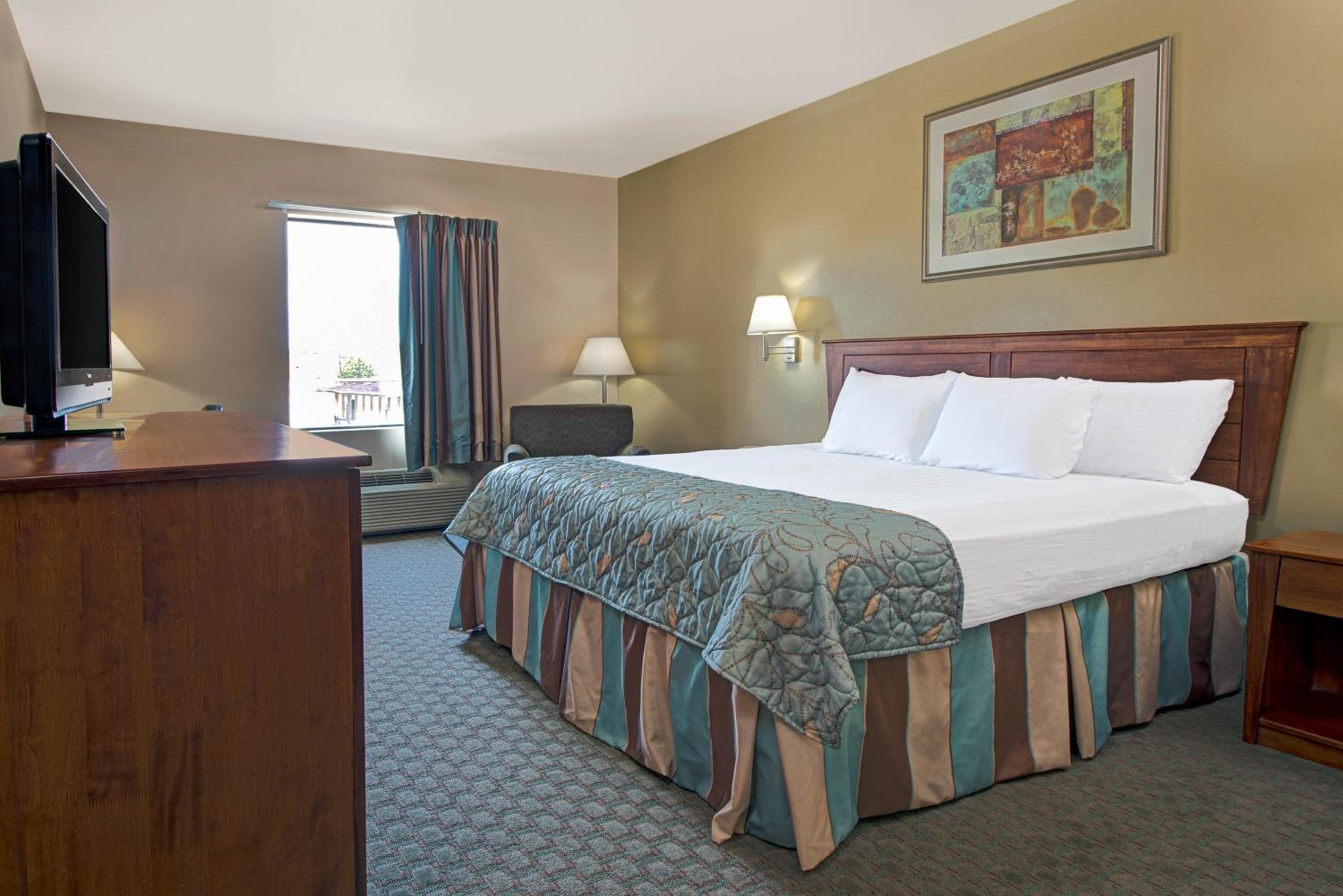 King Room - Non-Smoking - Photo 1
