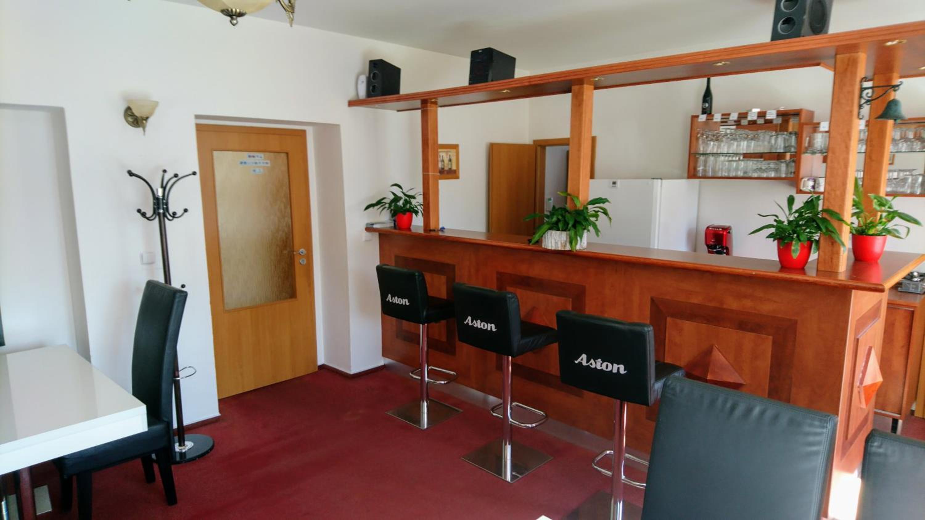 Twin Room - Photo 10