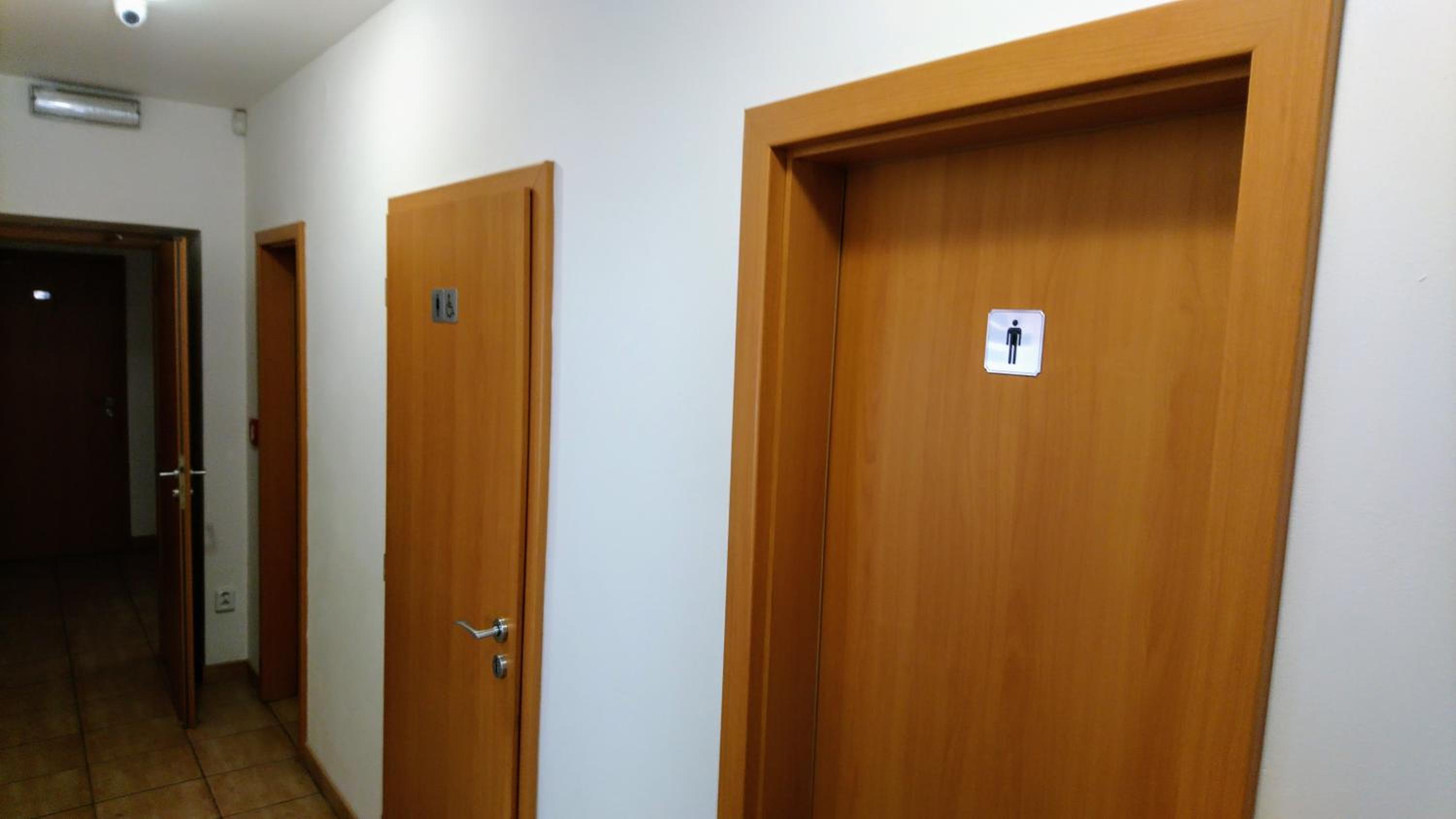 Twin Room - Photo 12
