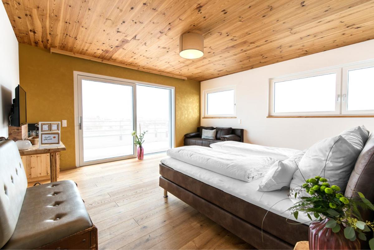 Double Room with Balcony - Photo 2
