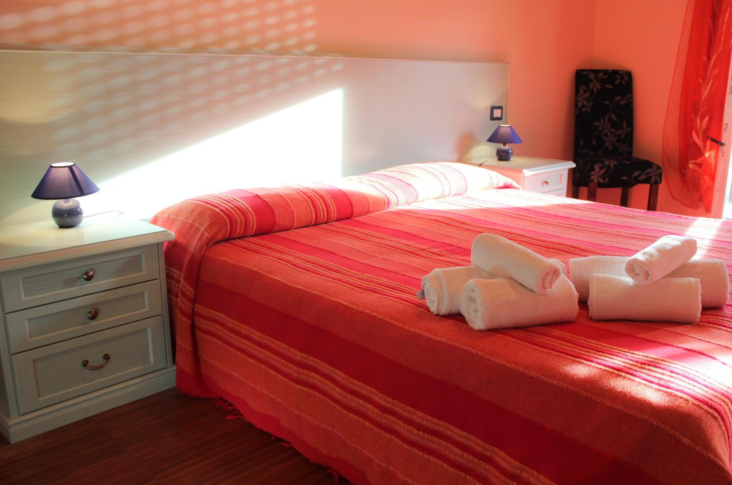 Double Room - Photo 6