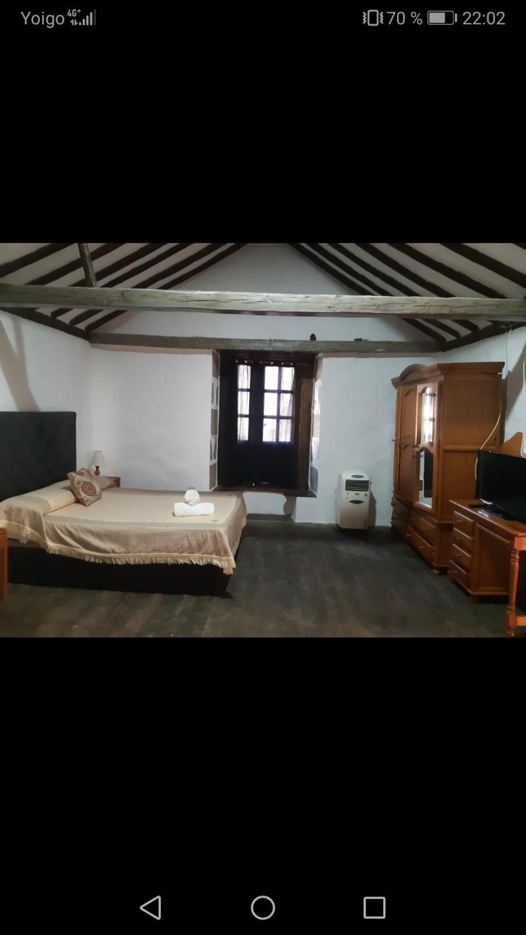Five-Bedroom House photo 3