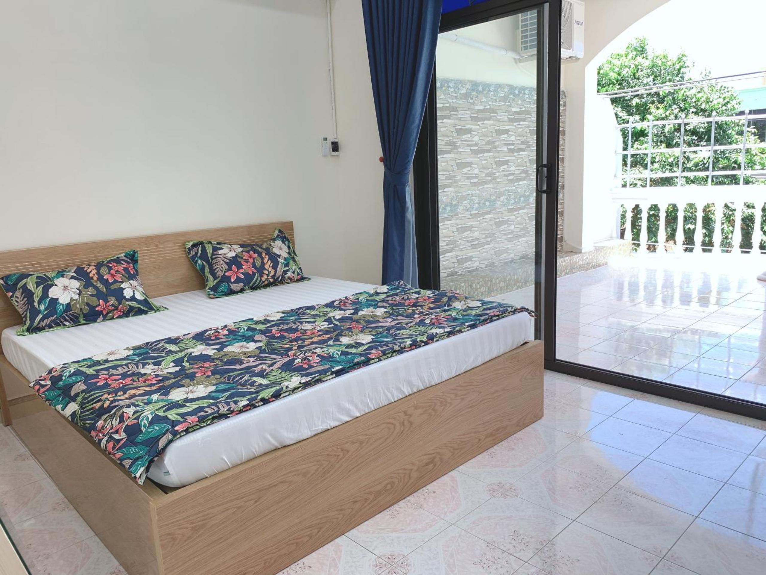 King Room with Balcony photo 1