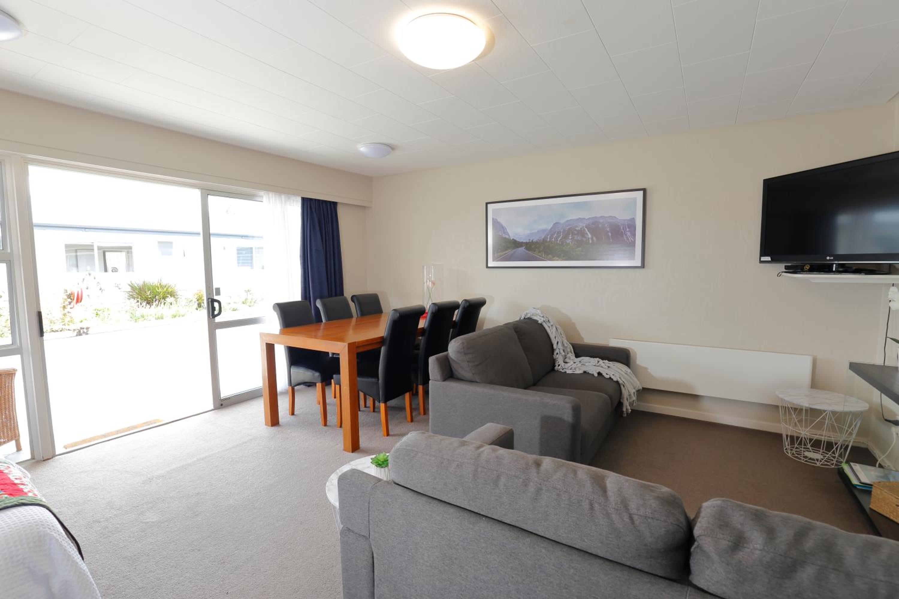 Two Bedroom Plus photo 1