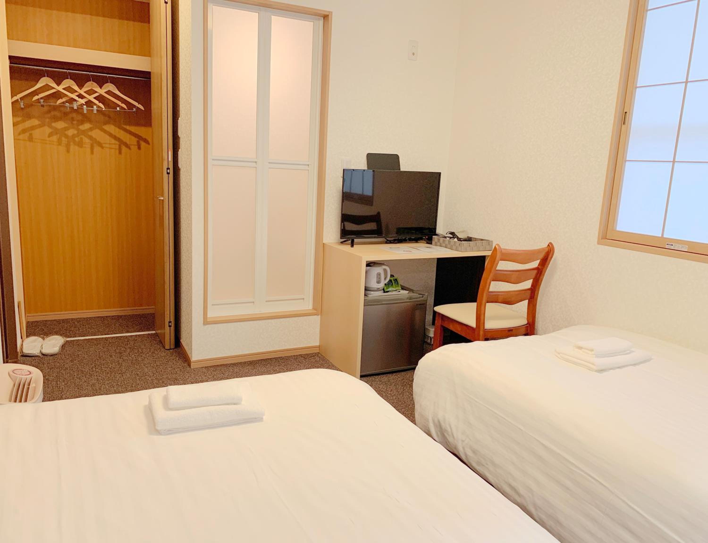 Twin Room with Bath