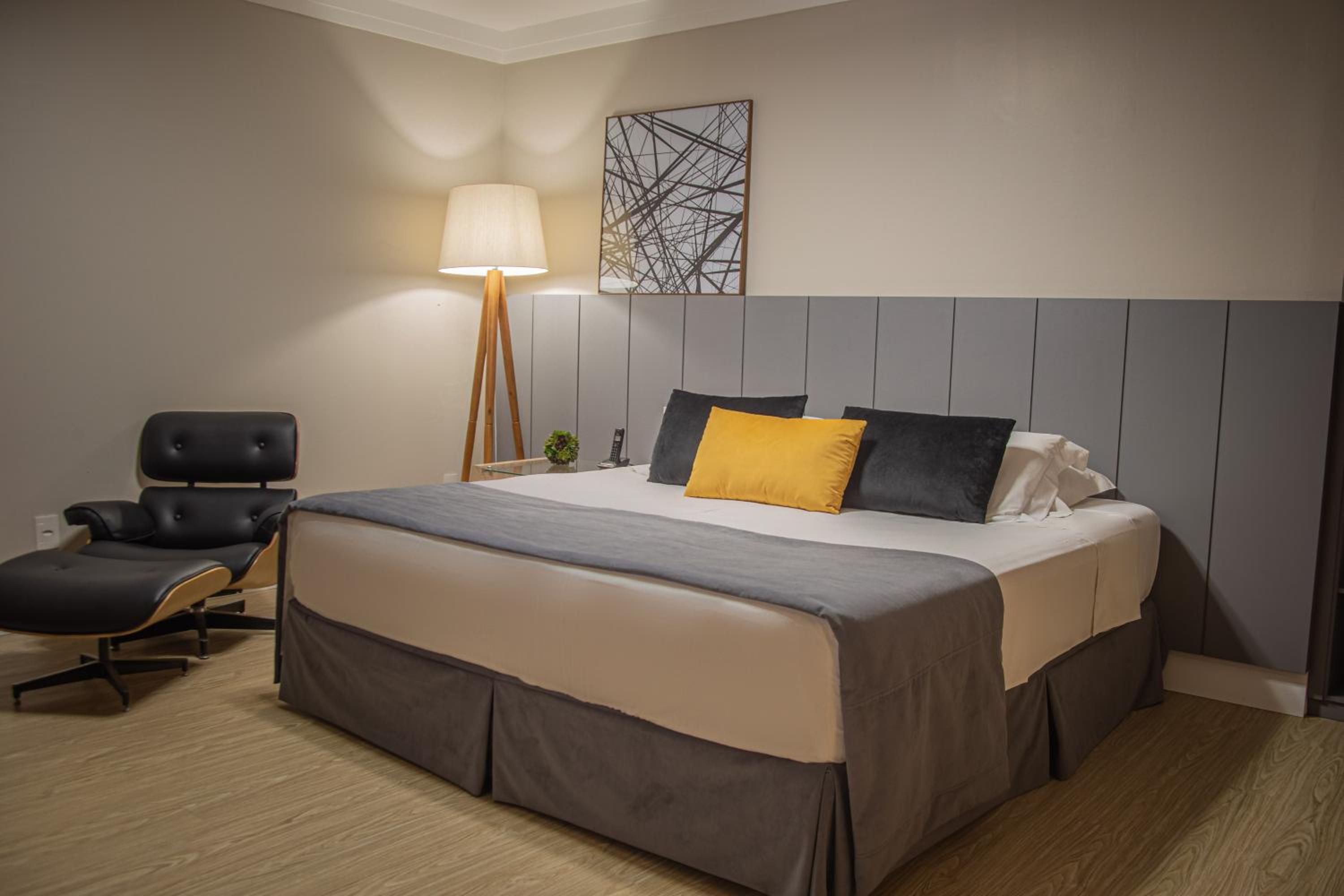 Suite - Photo 5