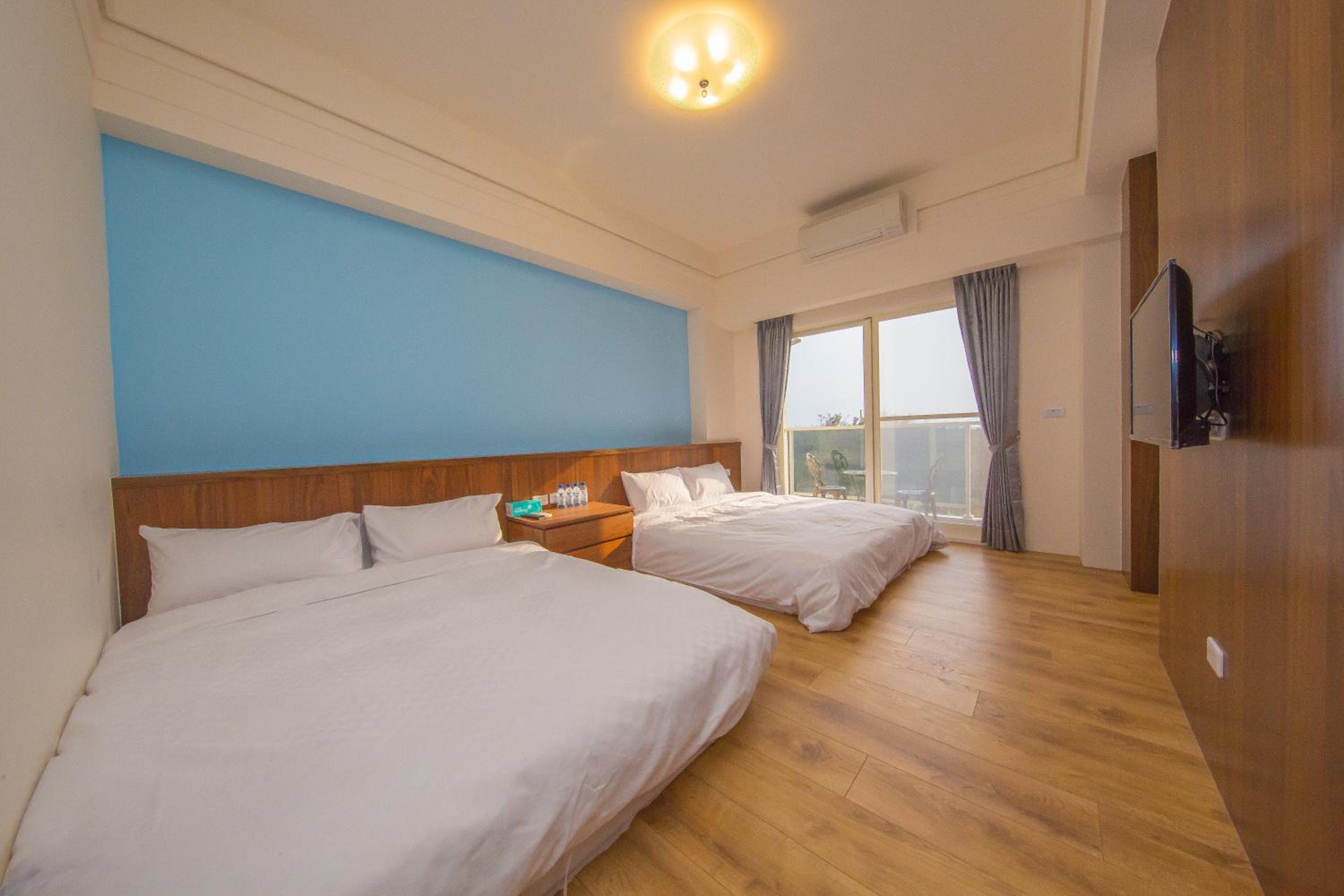 Quadruple Room with Balcony photo 2