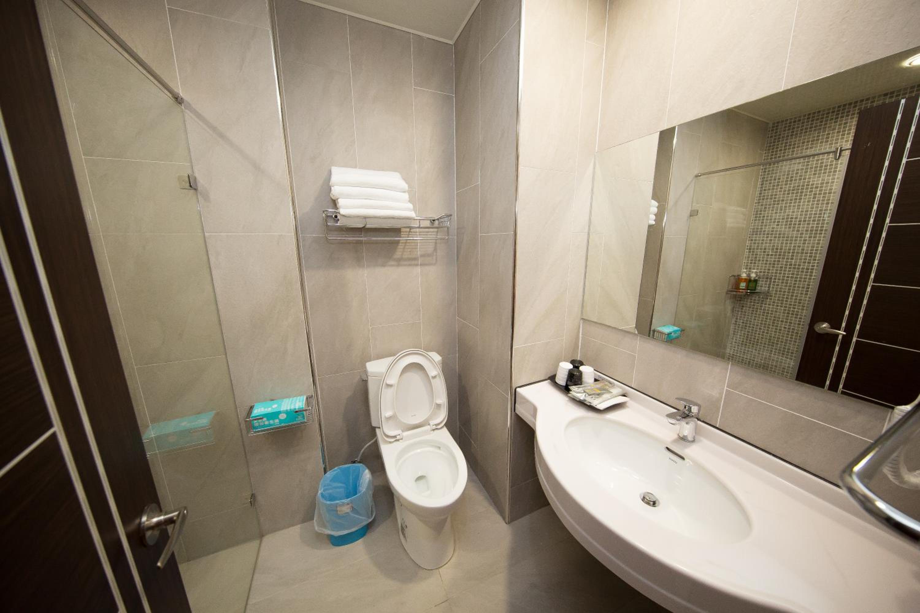 Double or Twin Room with Balcony photo 3