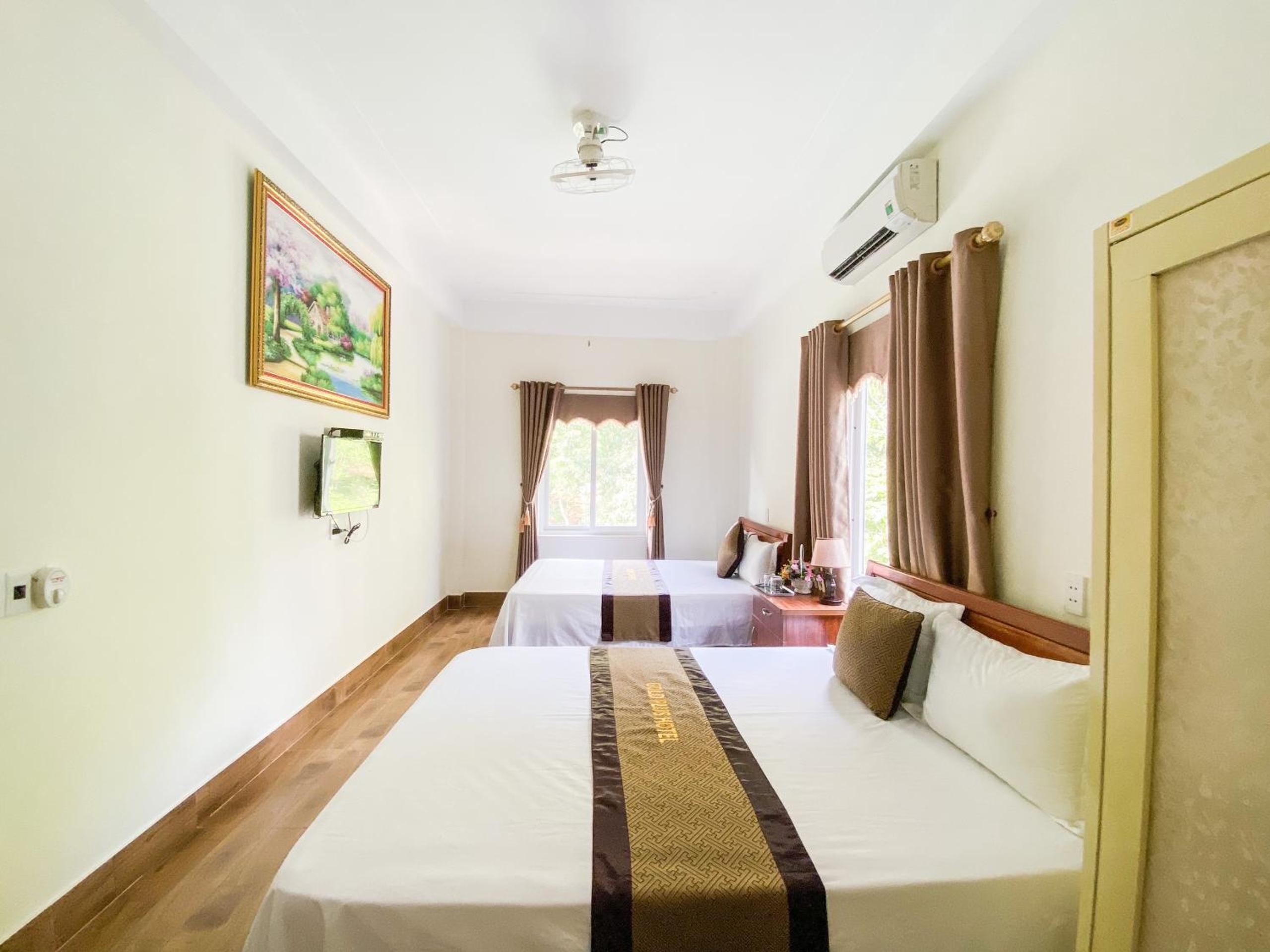 Quadruple Room with Mountain View