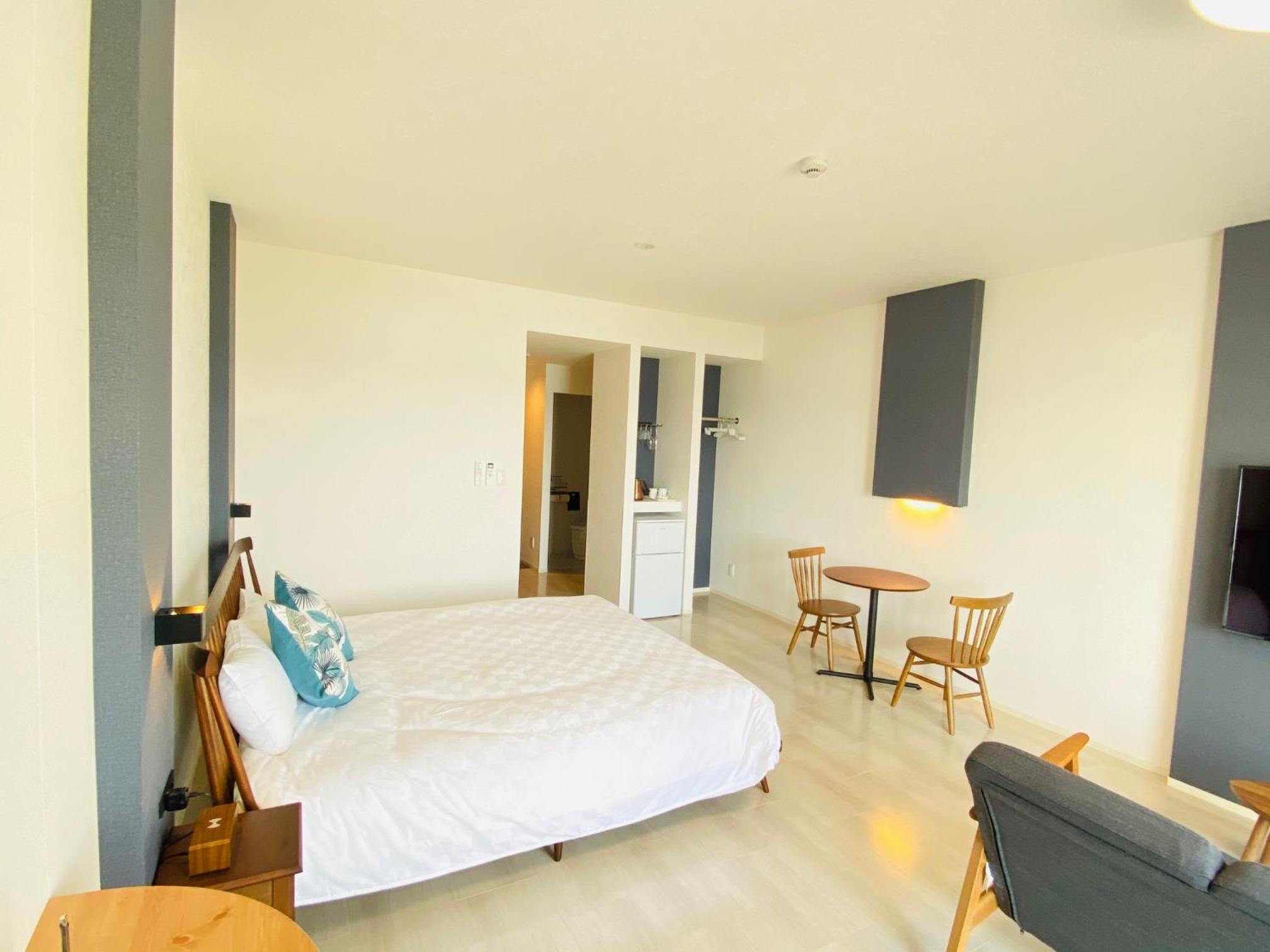 Deluxe Double Room with Sea View - Photo 8