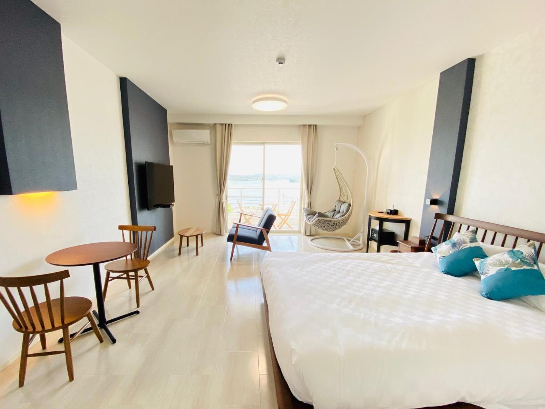 Deluxe Double Room with Sea View - Photo 10
