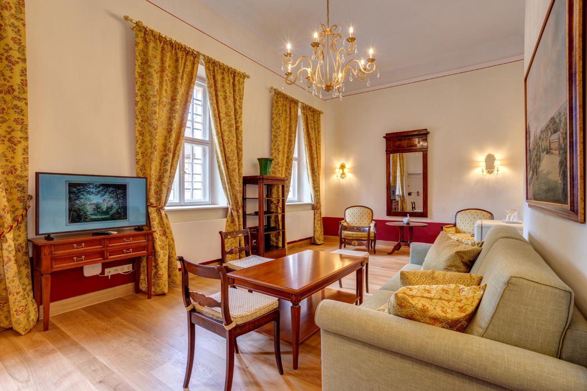 Deluxe Suite