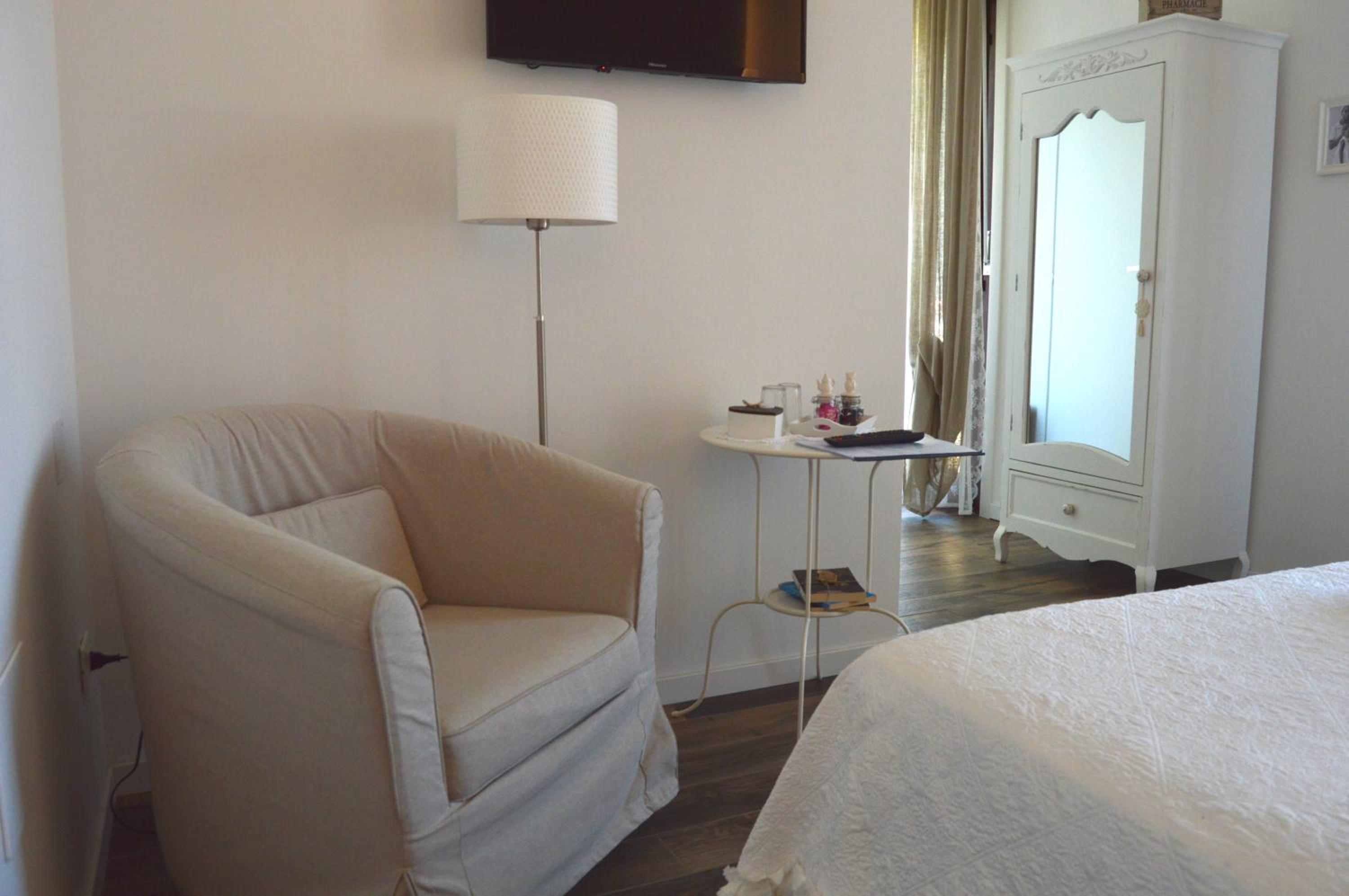 King Room with Balcony photo 2