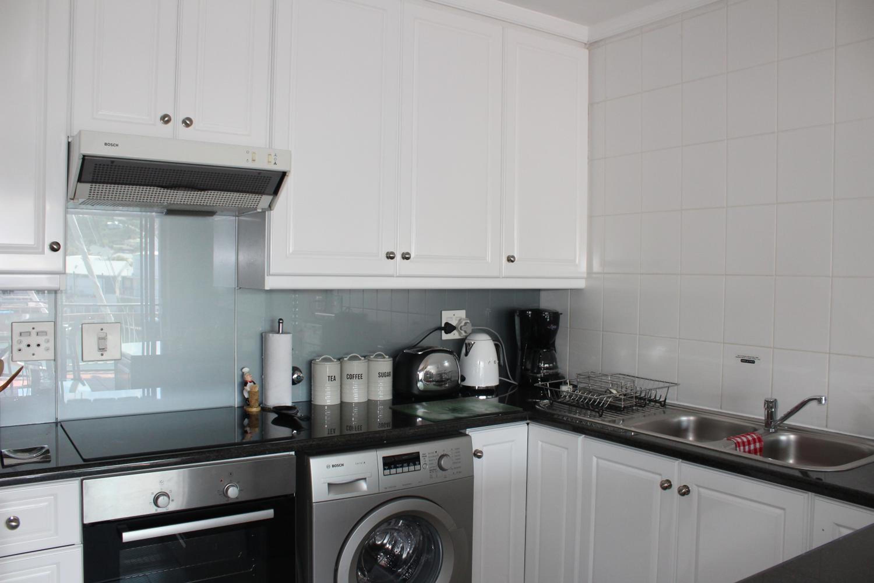One-Bedroom Apartment - Photo 12