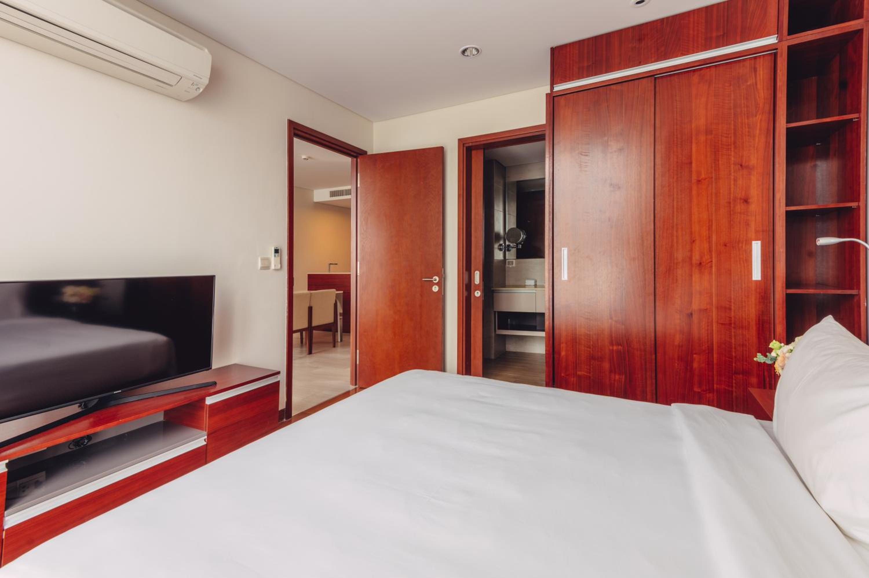 Signature 2-bedroom photo 1