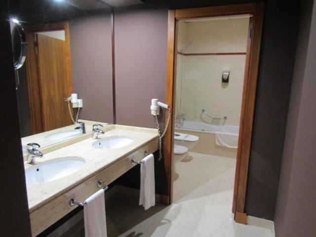 Suite with Spa Bath photo 2
