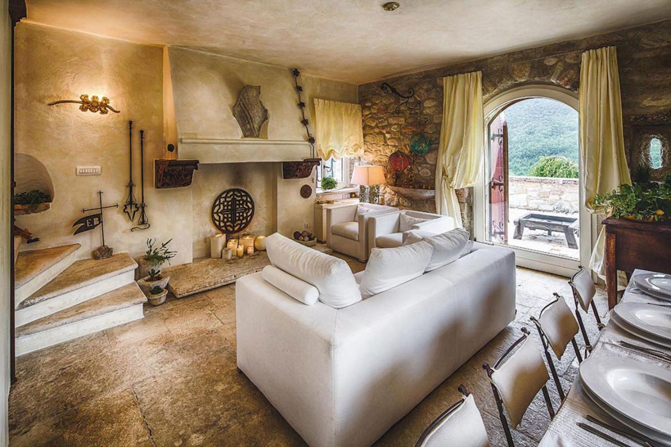 Villa photo 1