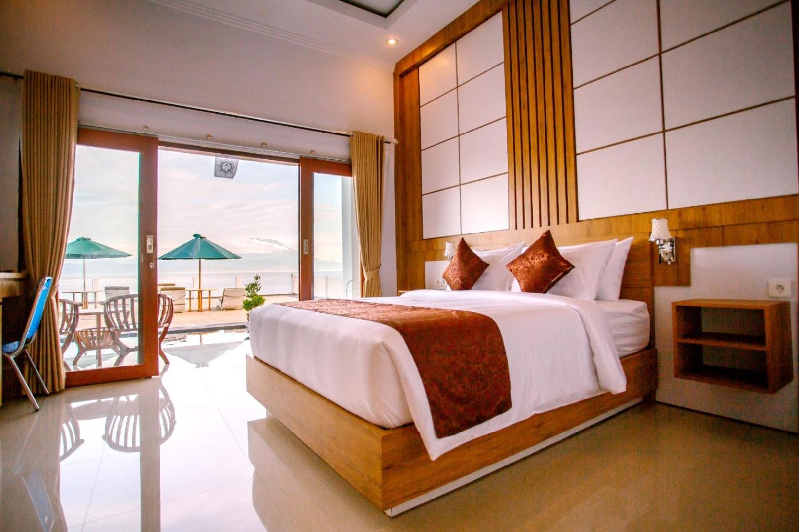Deluxe Room with Pool Access - Photo 1