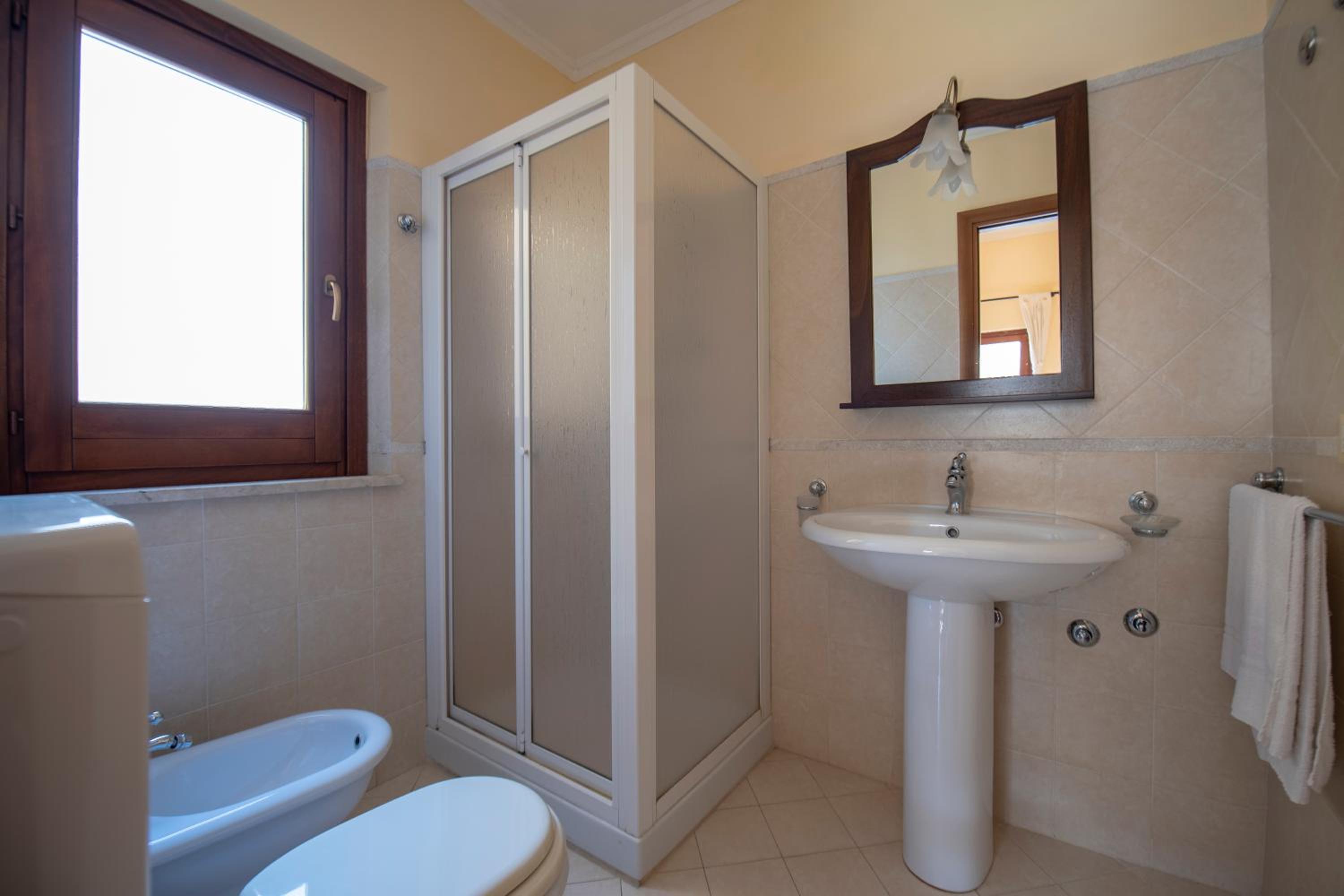 One-Bedroom Apartment (4 Adults) - Photo 5