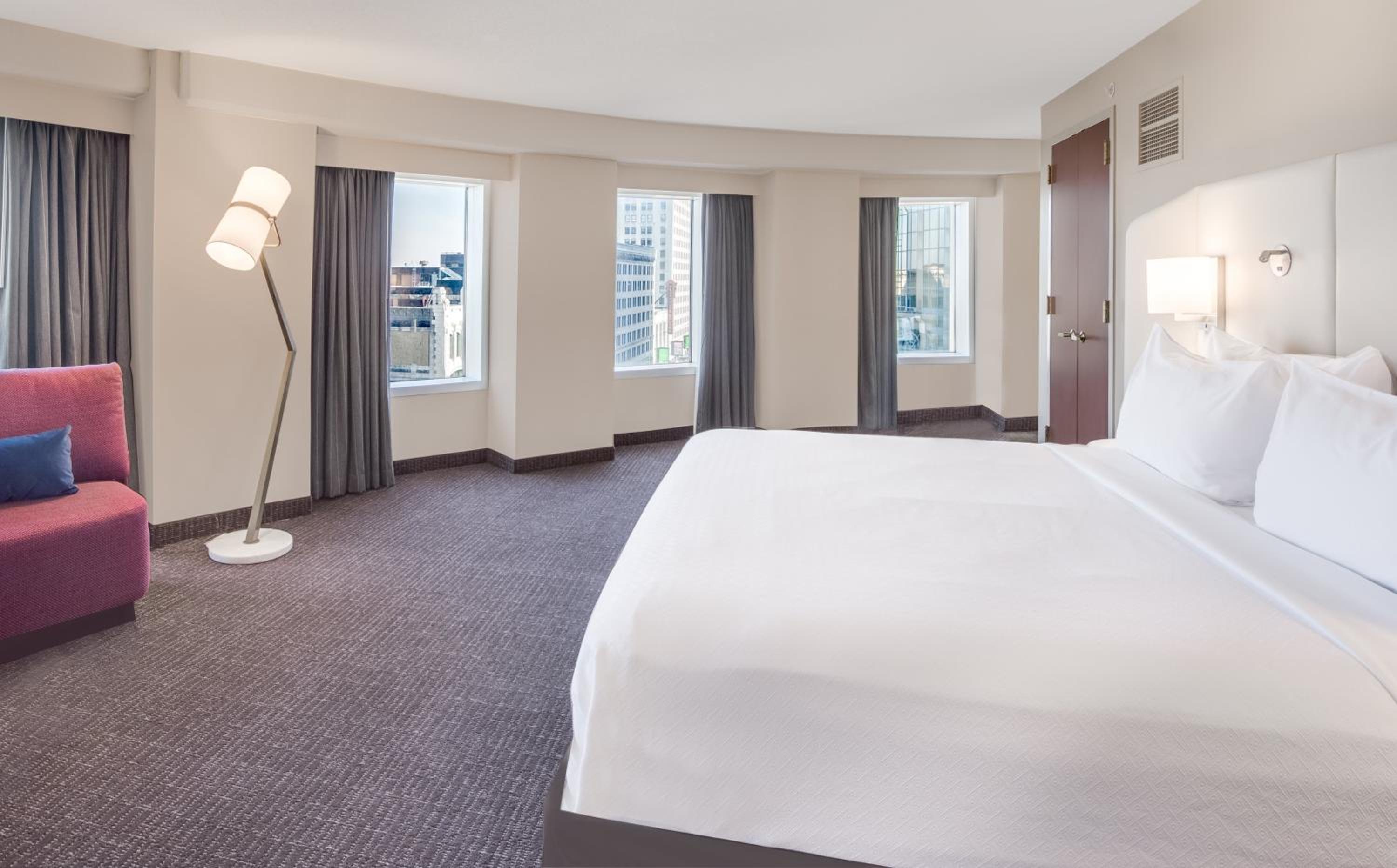 One-Bedroom King Suite - Photo 2