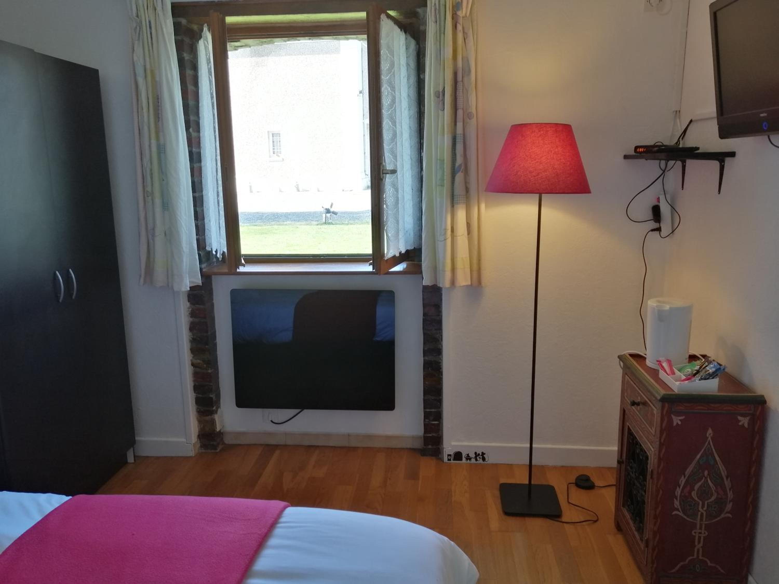 One-Bedroom House - Photo 14