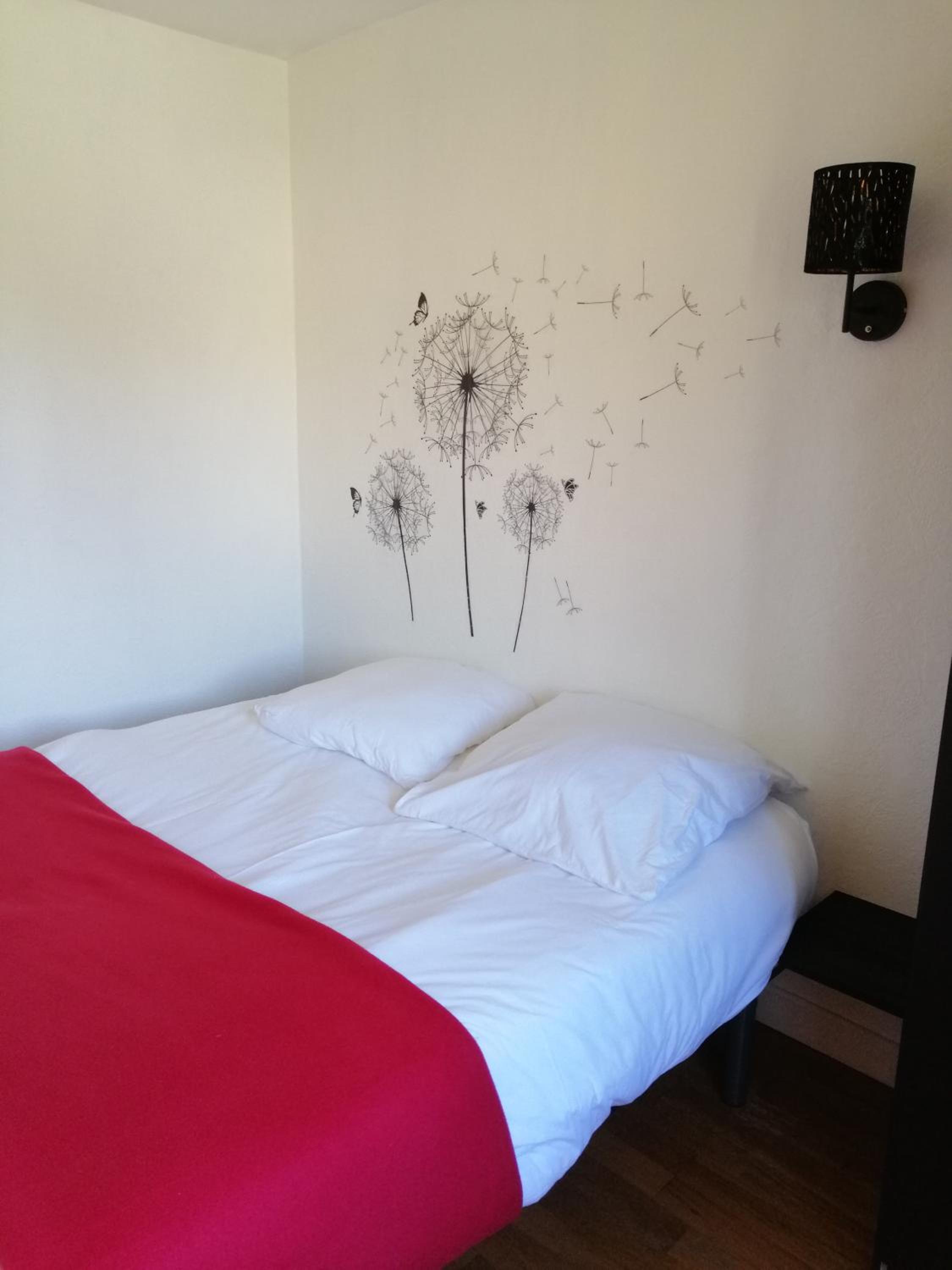 One-Bedroom House - Photo 13