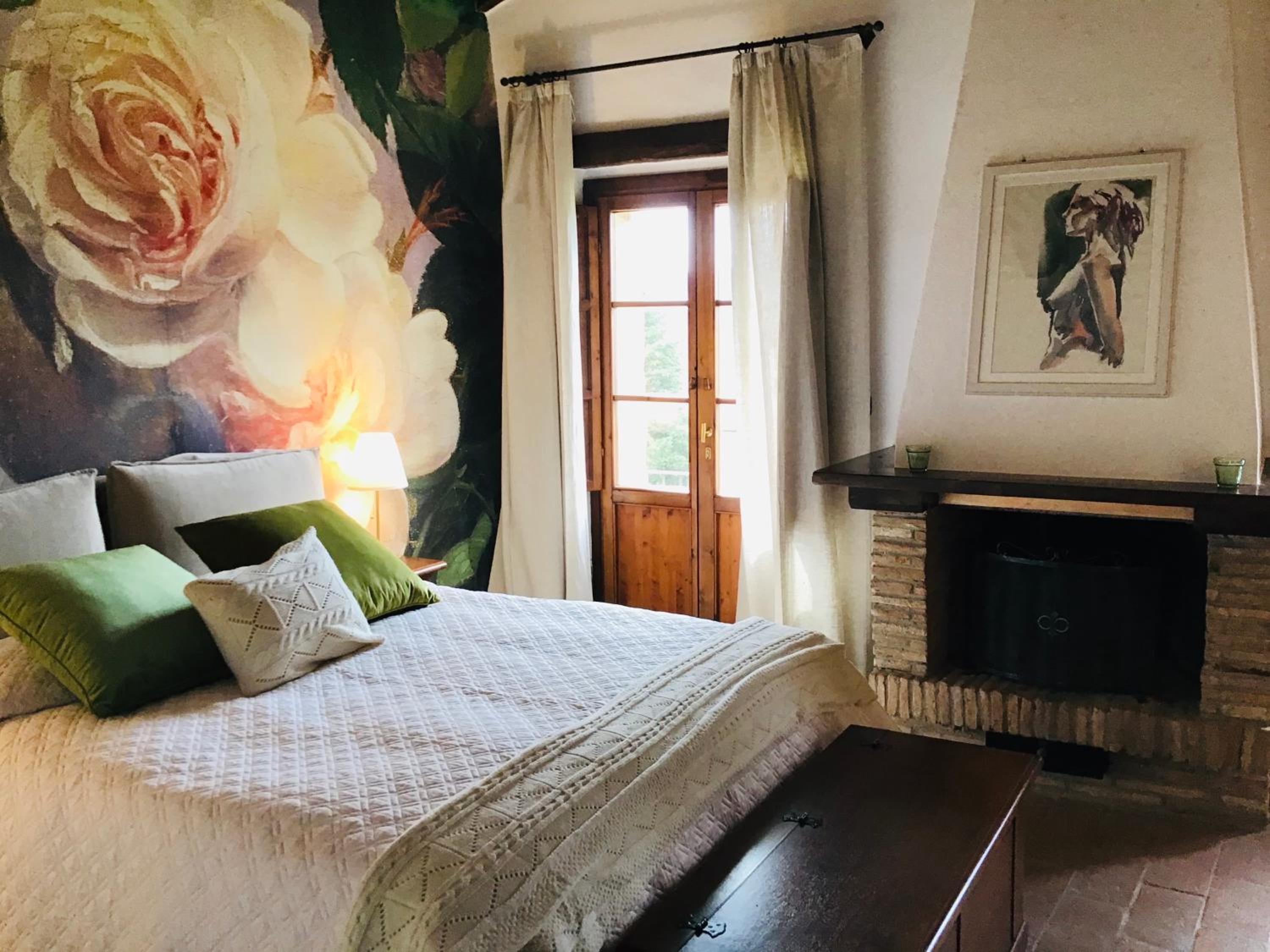 Two-Bedroom House - Photo 40