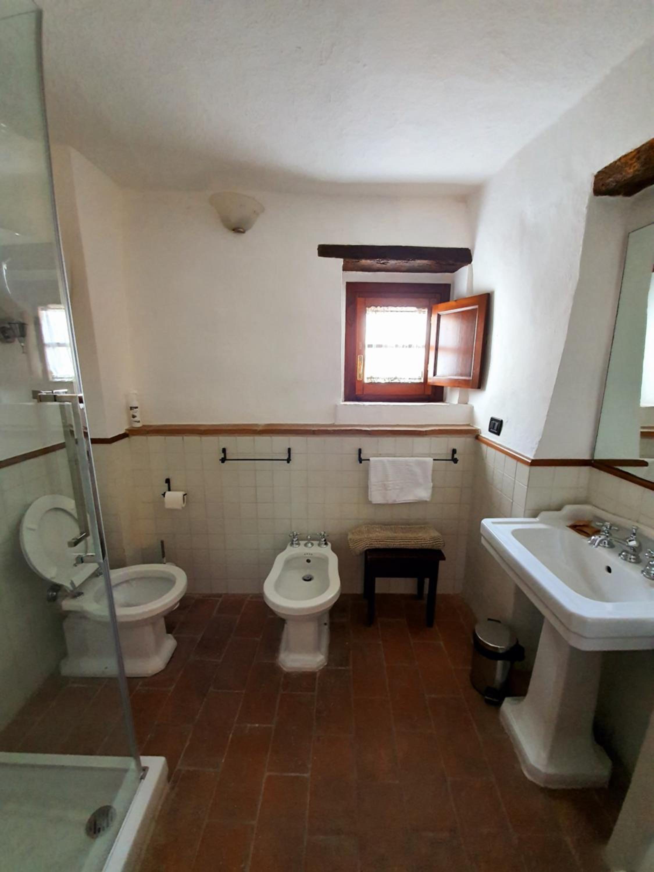 Two-Bedroom House - Photo 36