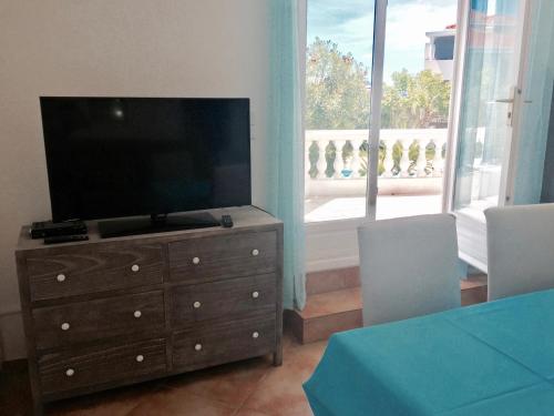 Apartment with Pool View  photo 3
