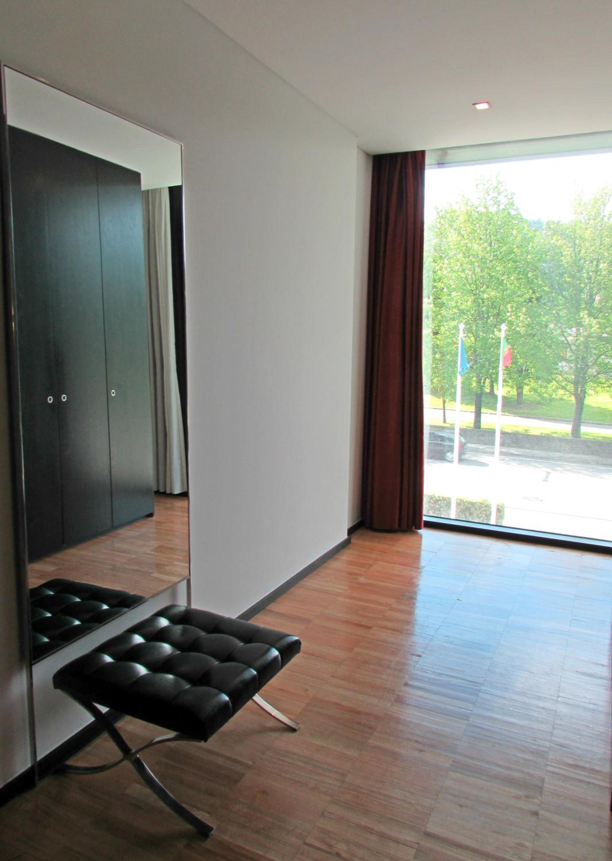 Family Room (2 Adults + 2 Children) - Photo 2