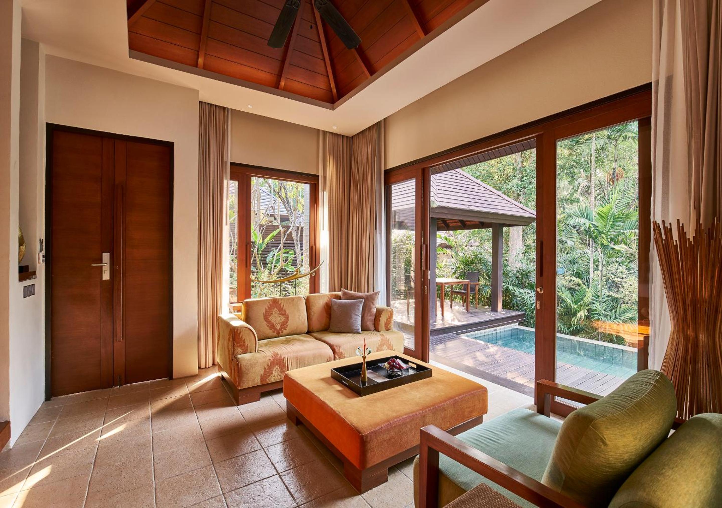 Villa with Private Pool - Photo 7