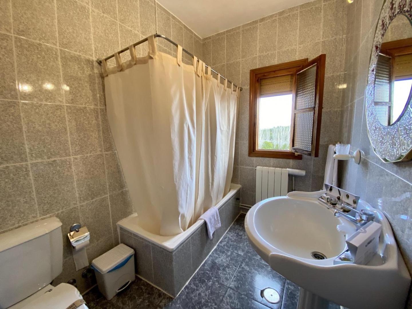 Basic Double Room photo 2