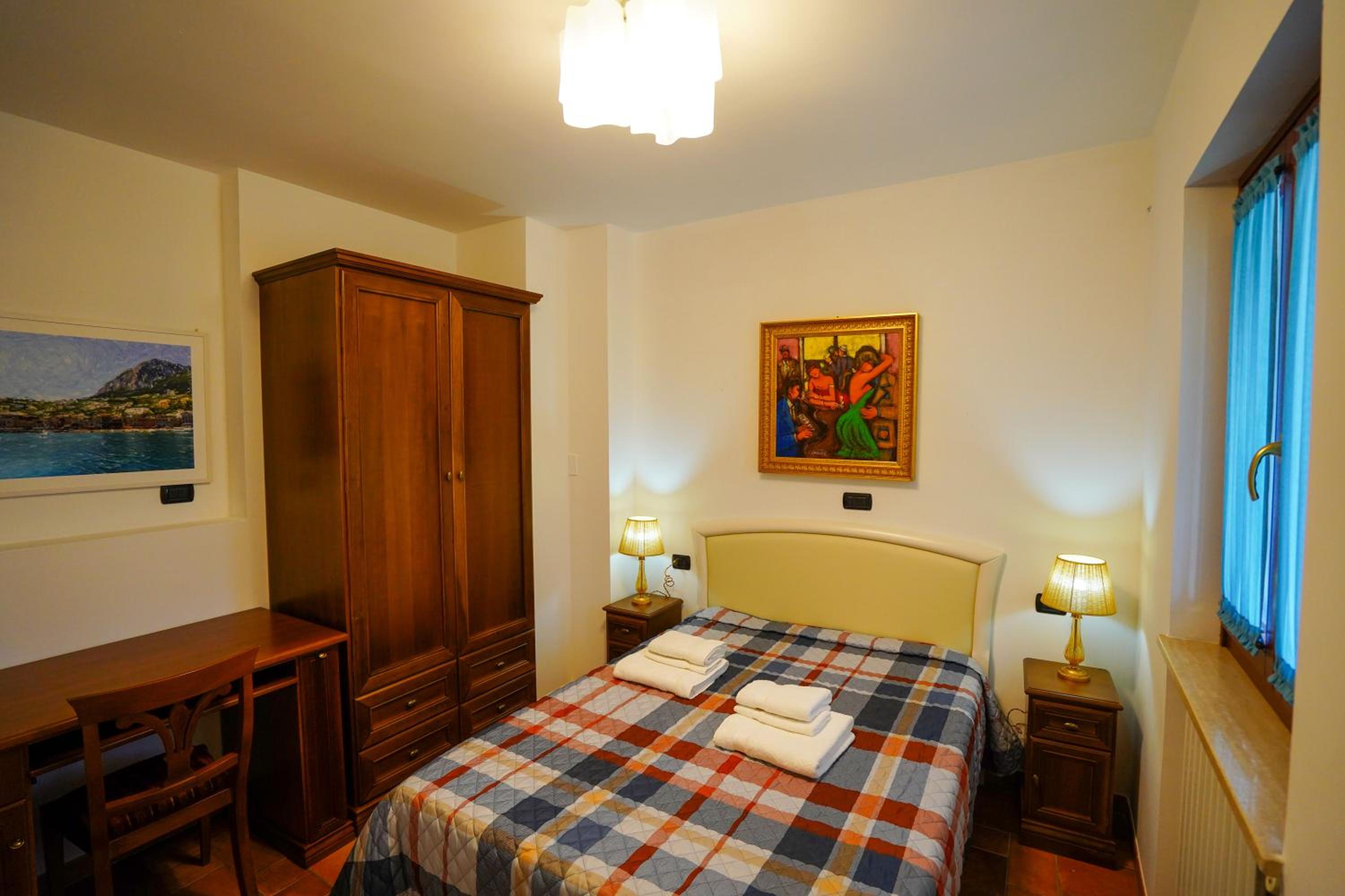 Double Room with Private Bathroom photo 1