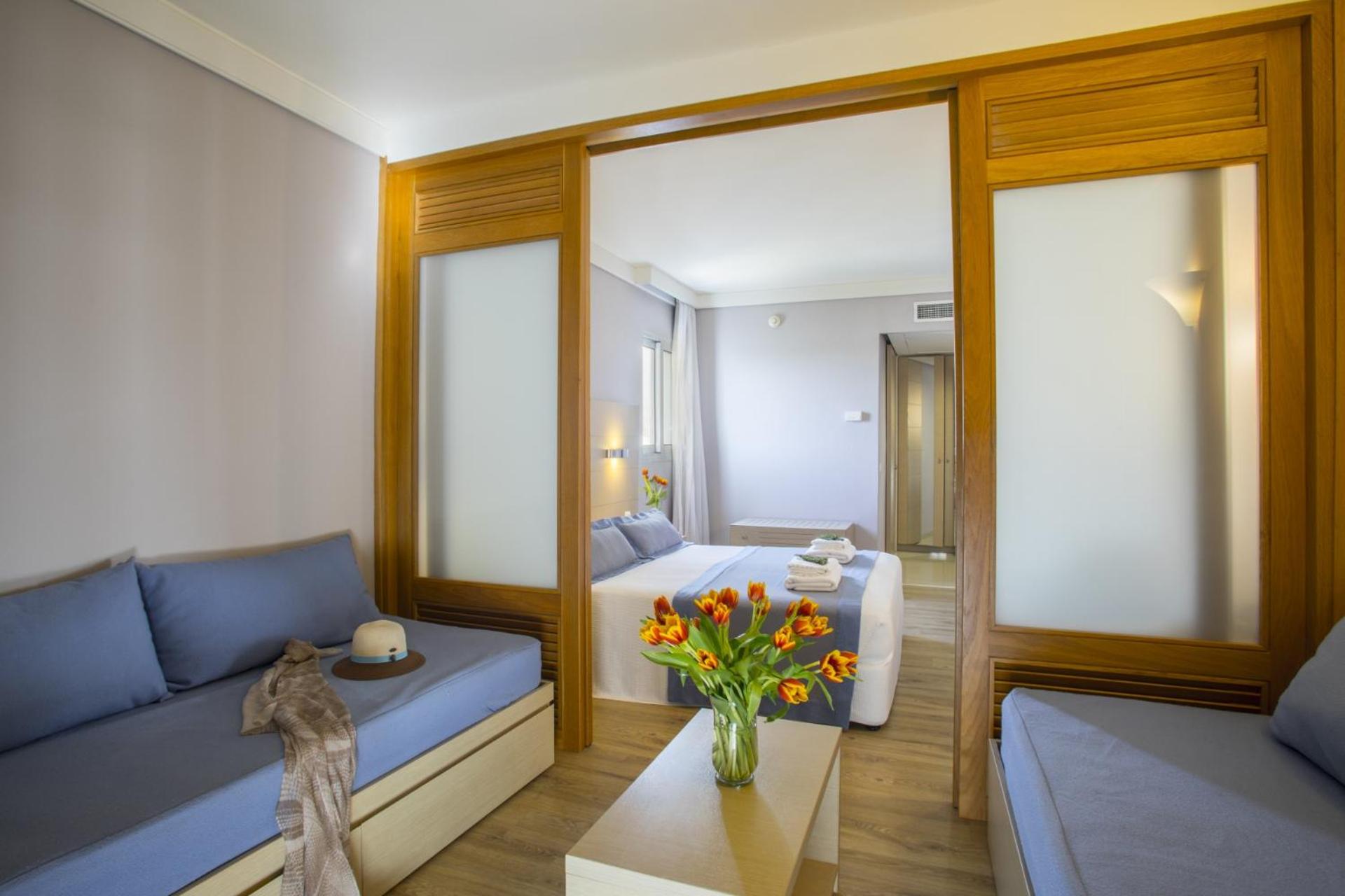 Four-Bedded Room with Sliding Doors