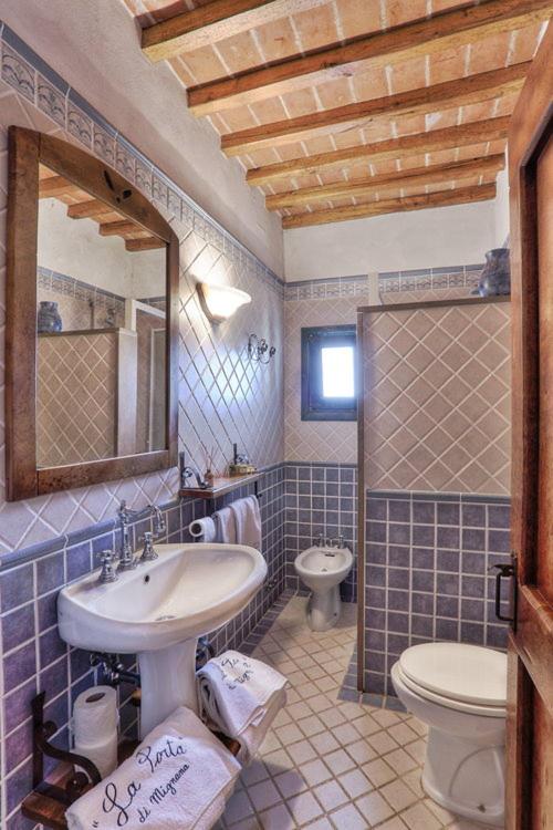 One-Bedroom Apartment - Photo 2