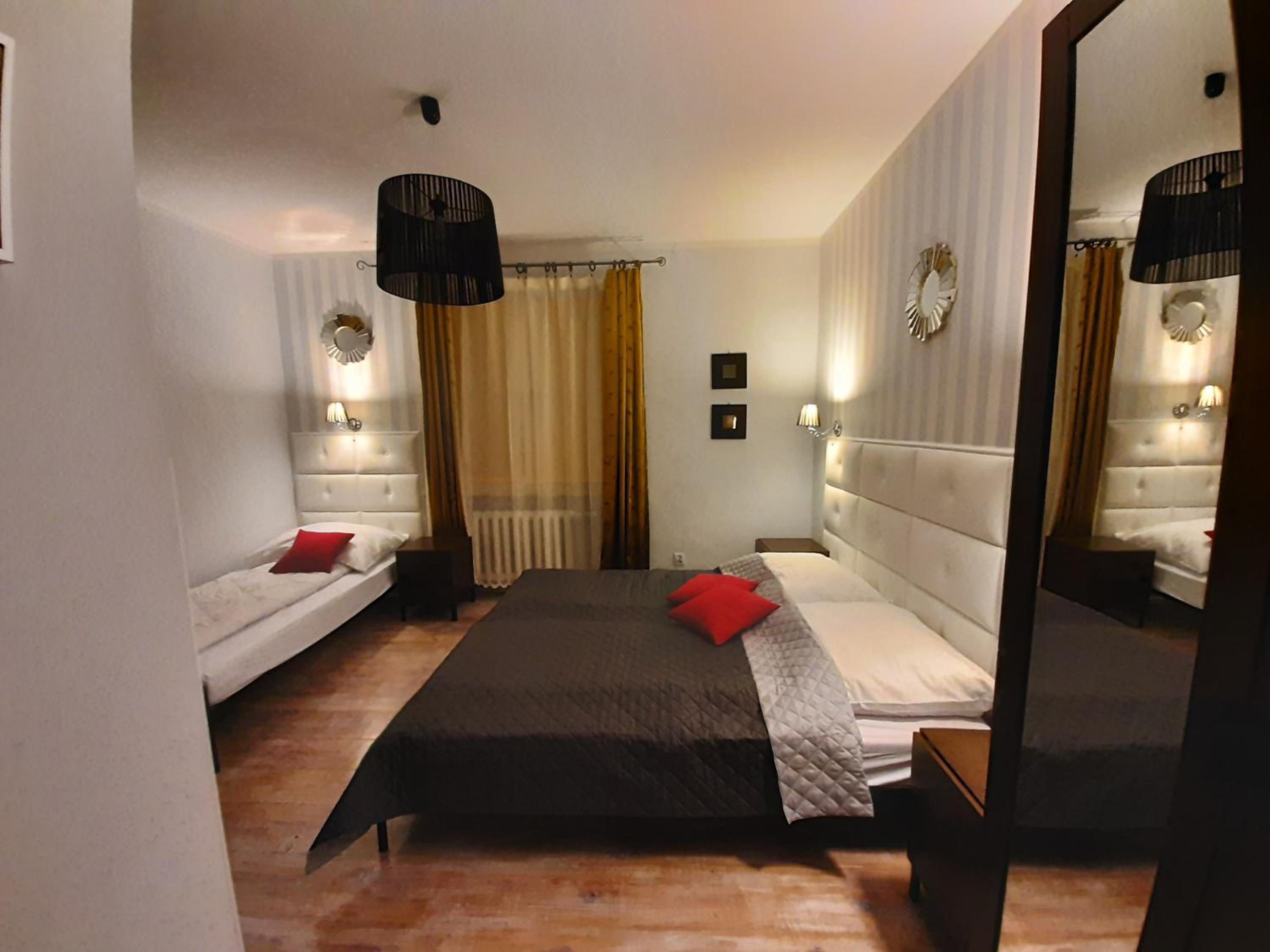 Triple Room with Private Bathroom photo 3