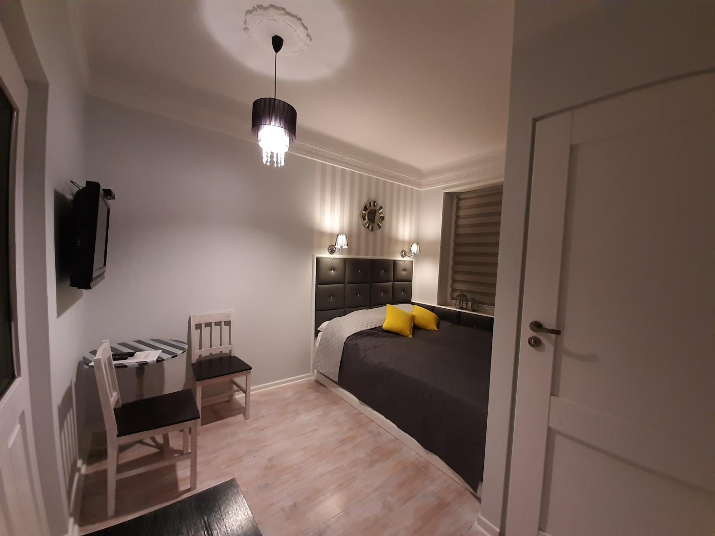 Double Room with Private Bathroom - Photo 4