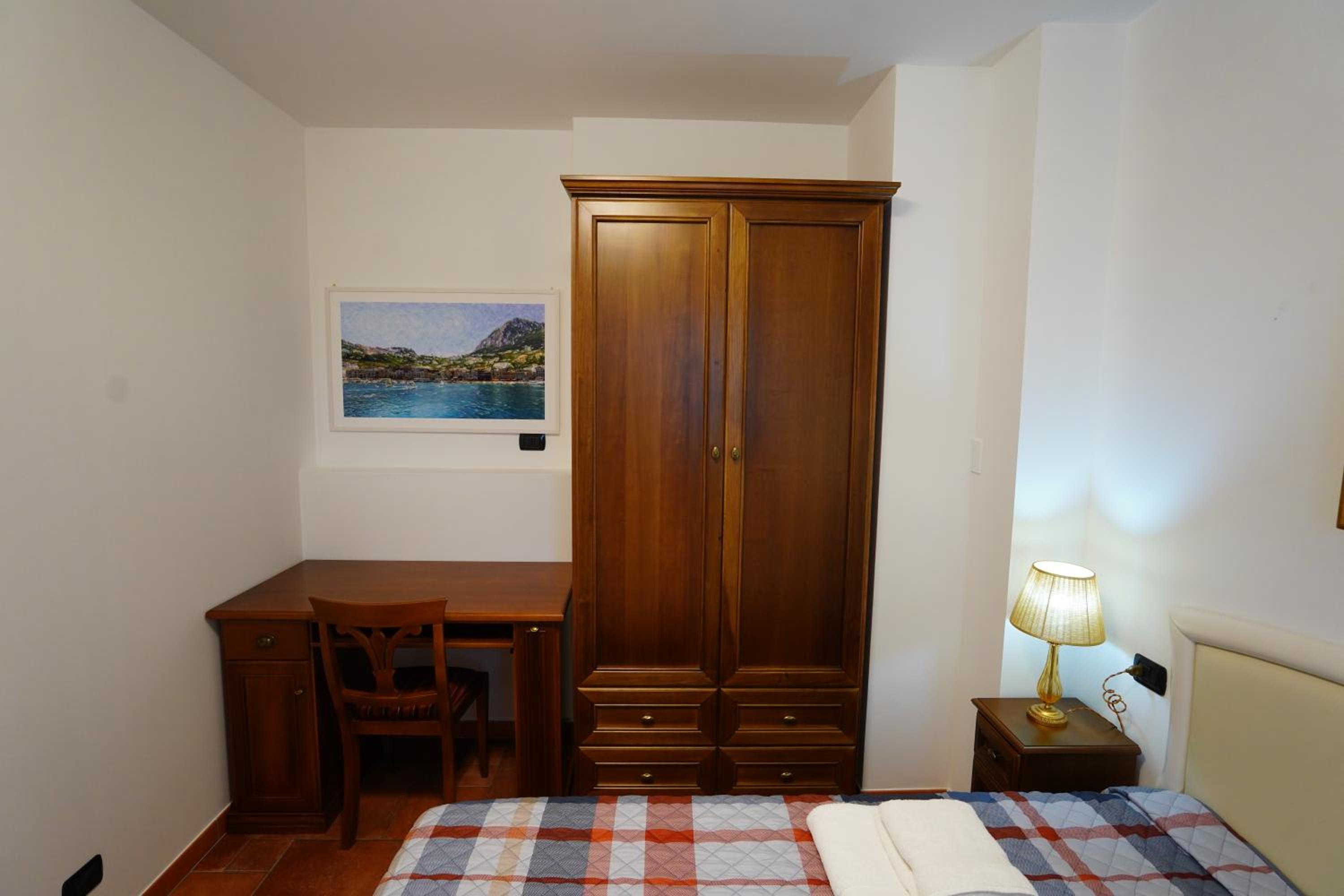 Double Room with Private Bathroom photo 2