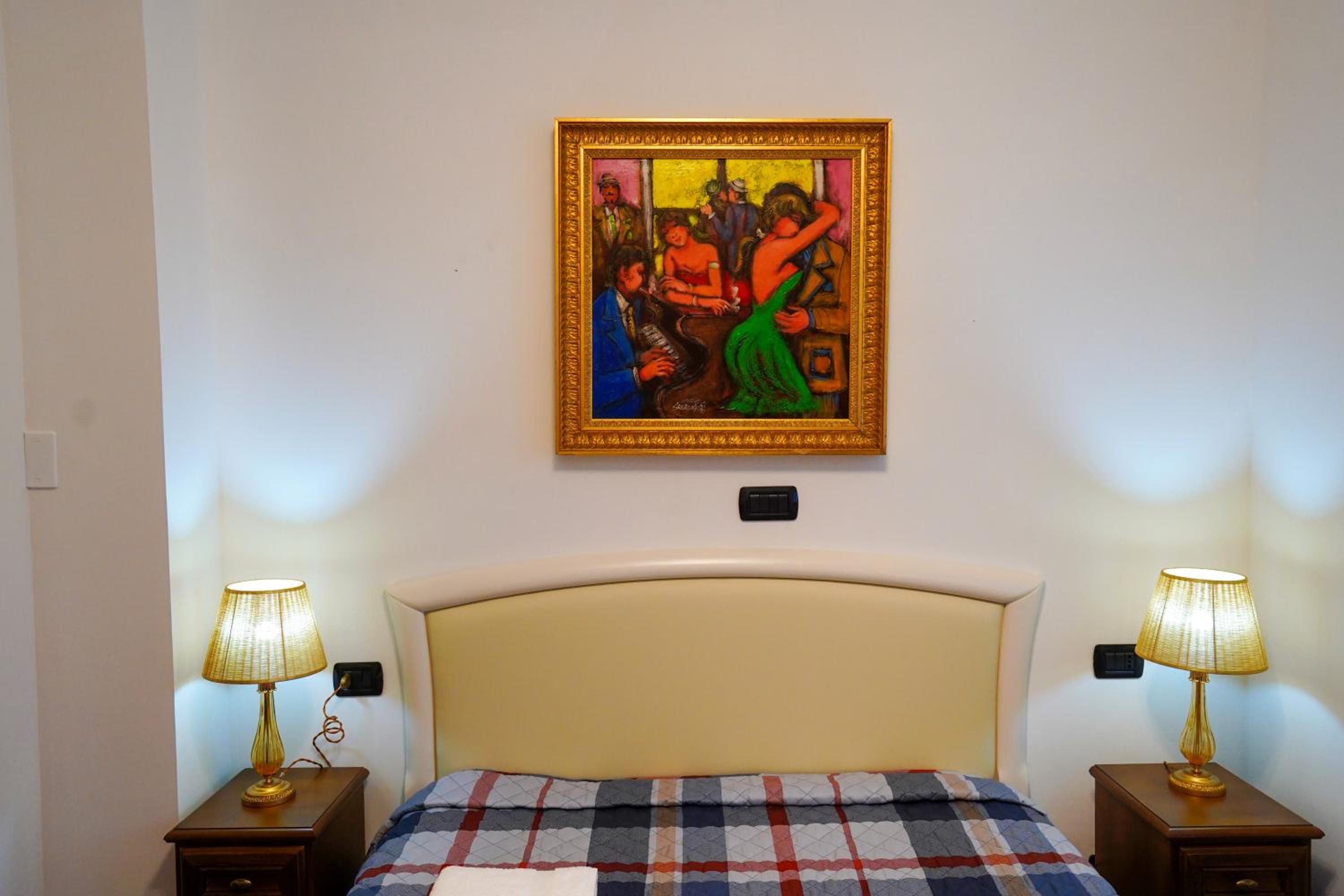 Double Room with Private Bathroom photo 3