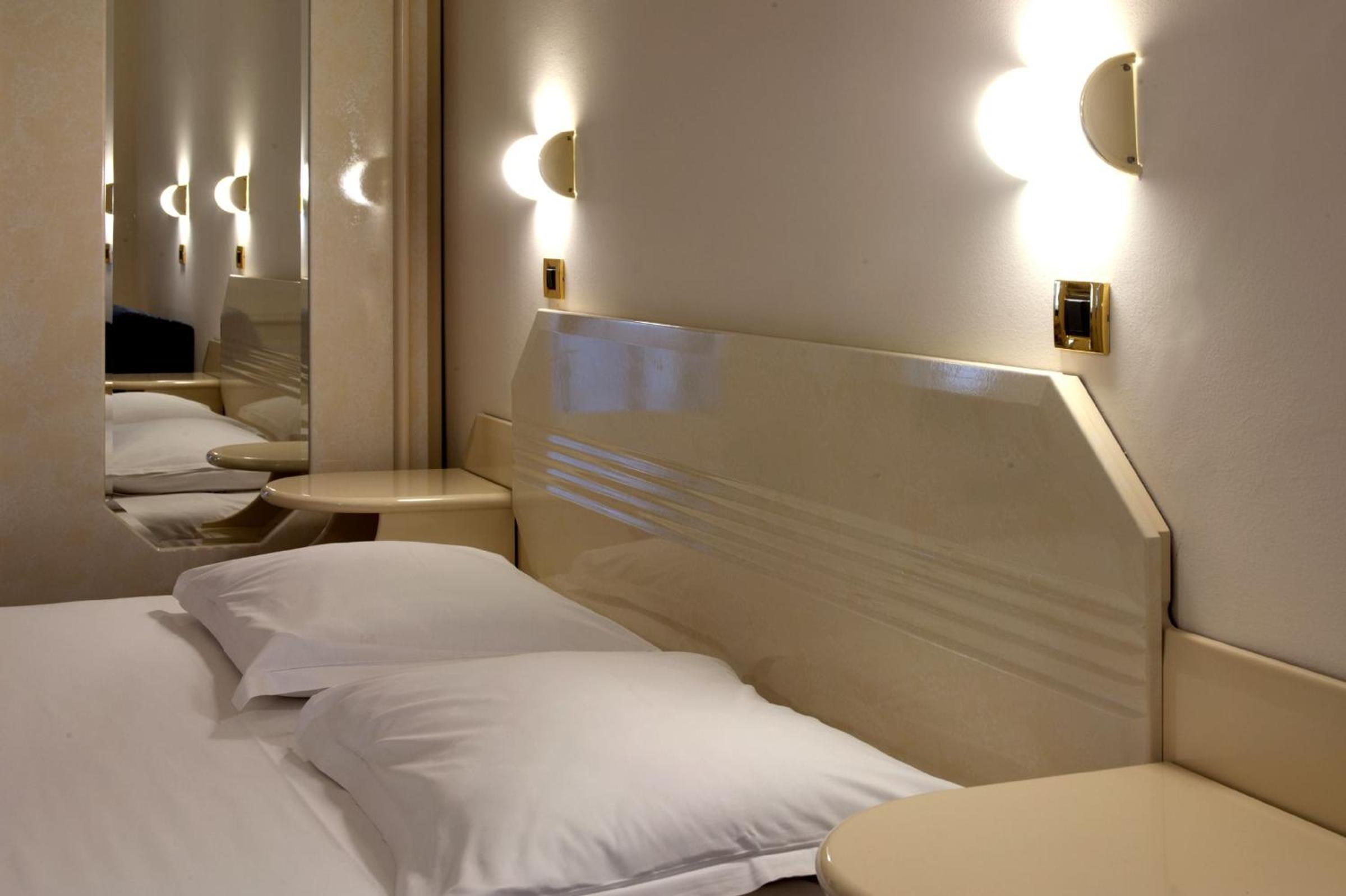 Classic Room with Balcony - Sea Side - Photo 4