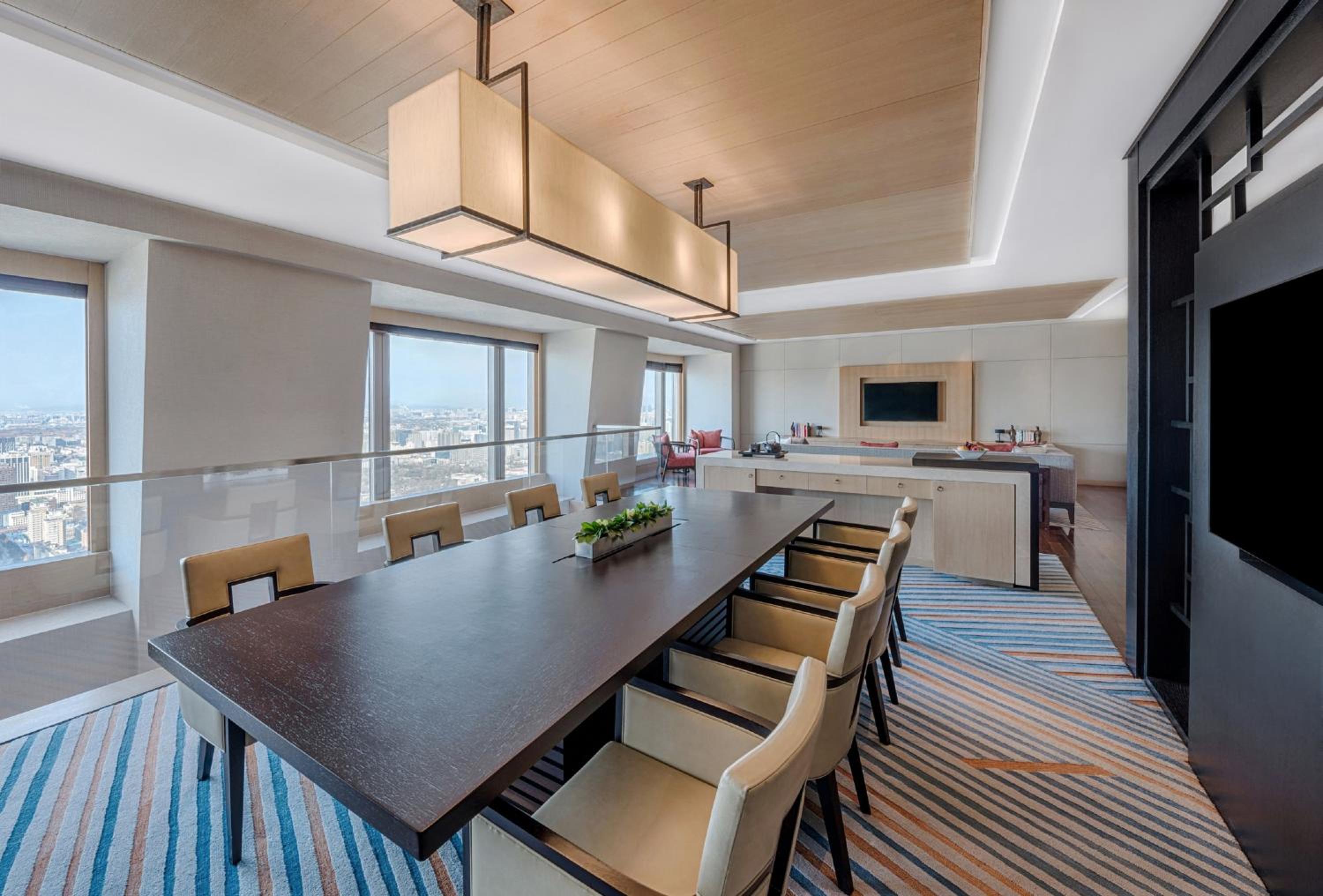 Penthouse Suite - Photo 8