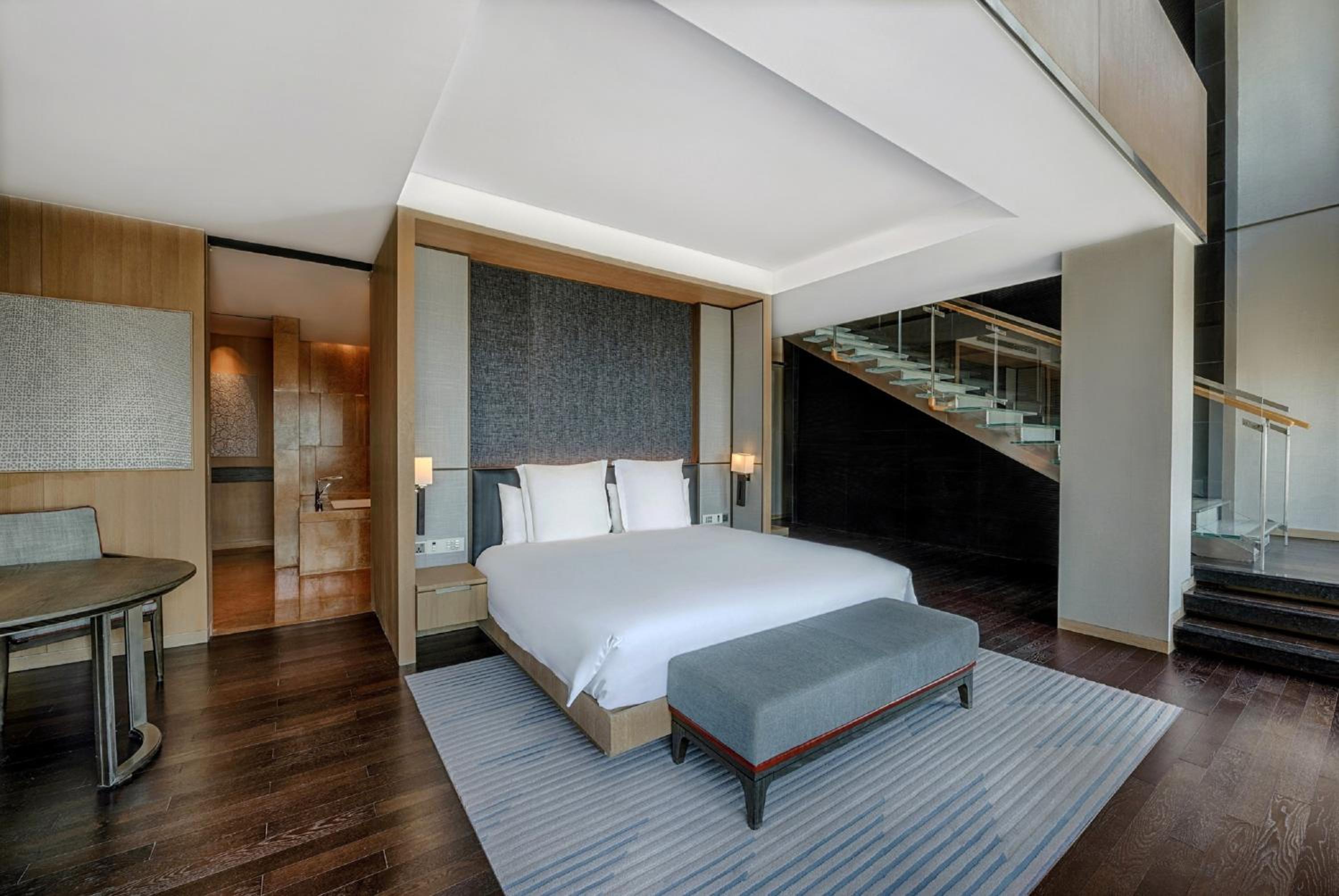 Penthouse Suite - Photo 3