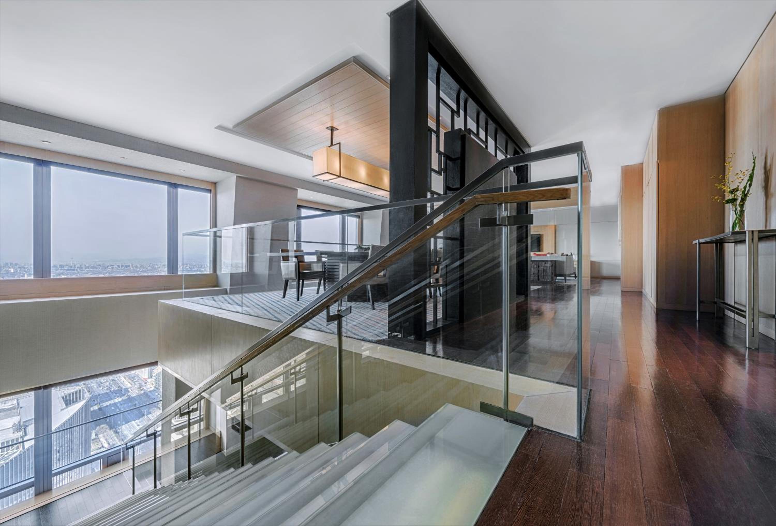 Penthouse Suite - Photo 4