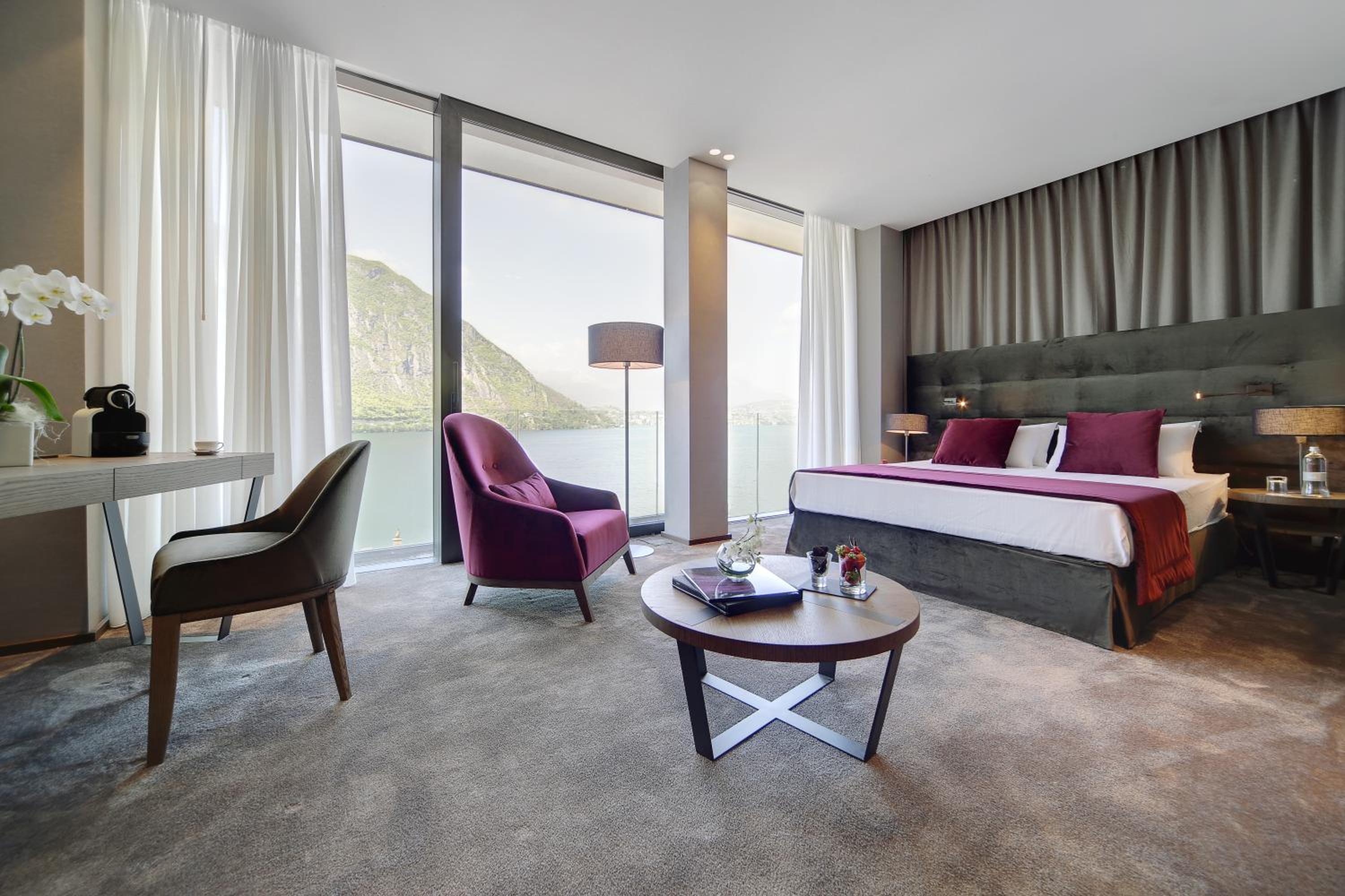 Double Room with Lake View photo 1