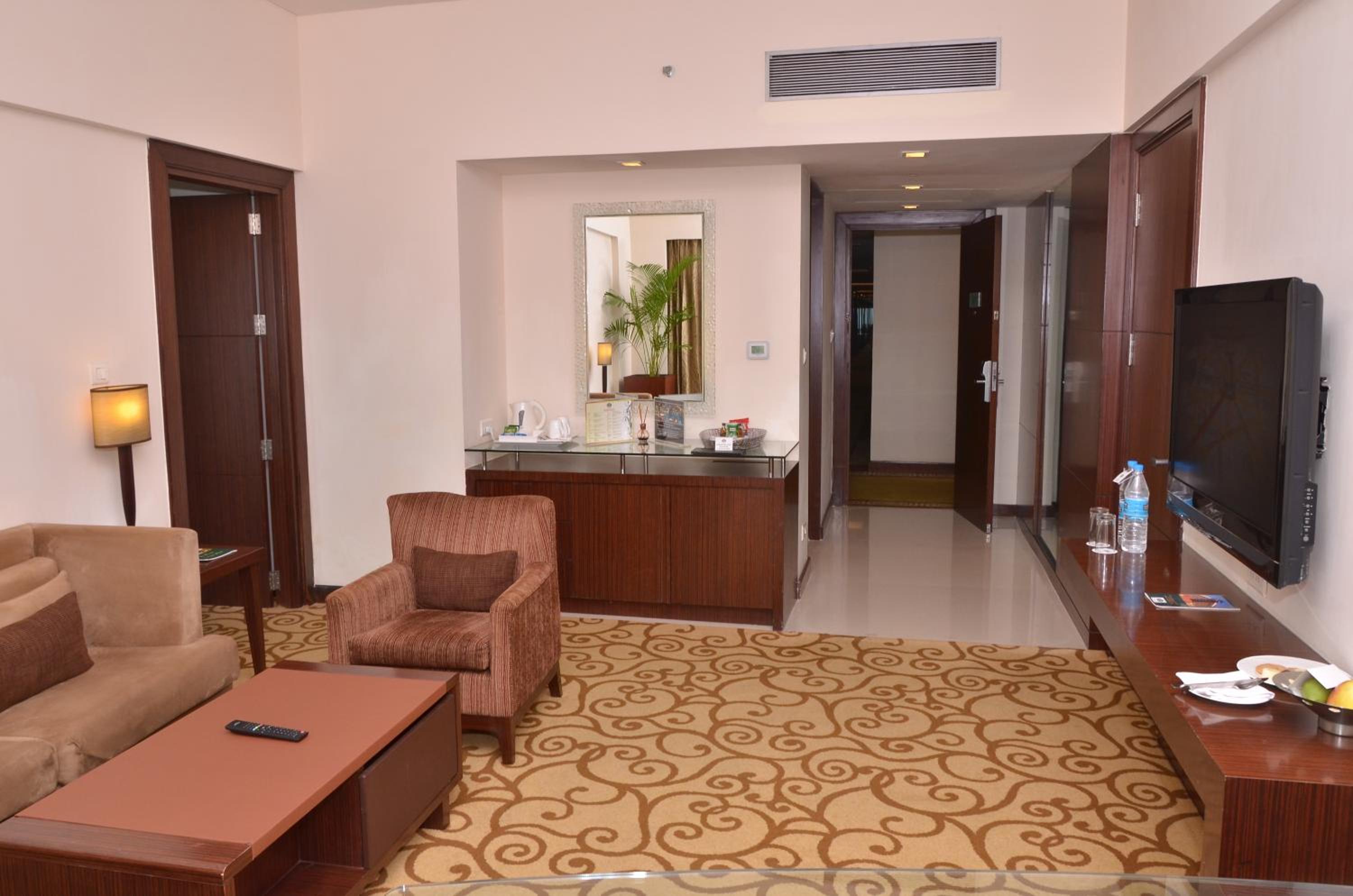 Suite – Complimentary 2 pints of Beer/2 servings of IMFL/1 glass of domestic wine & 20% off on F&B