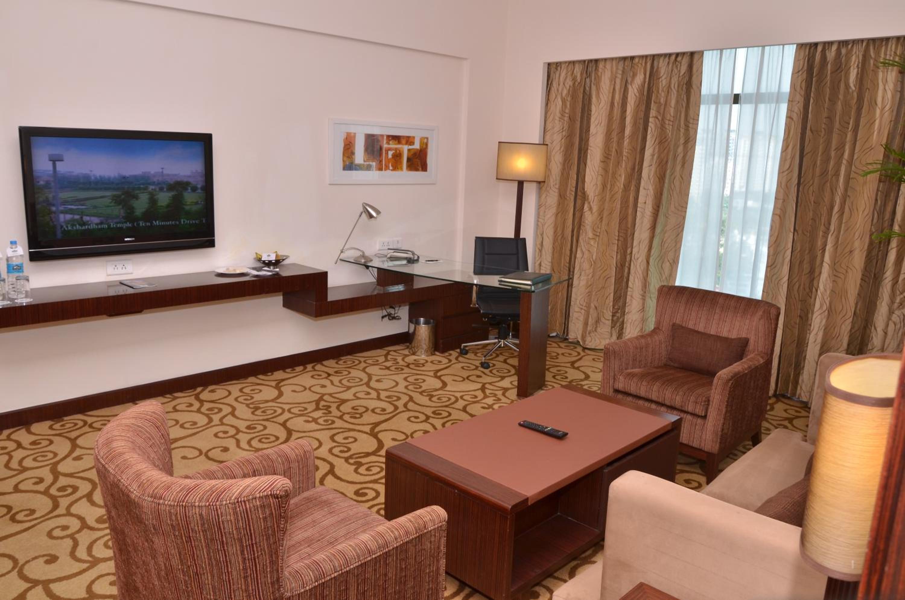 Suite – Complimentary 2 pints of Beer/2 servings of IMFL/1 glass of domestic wine & 20% off on F&B
