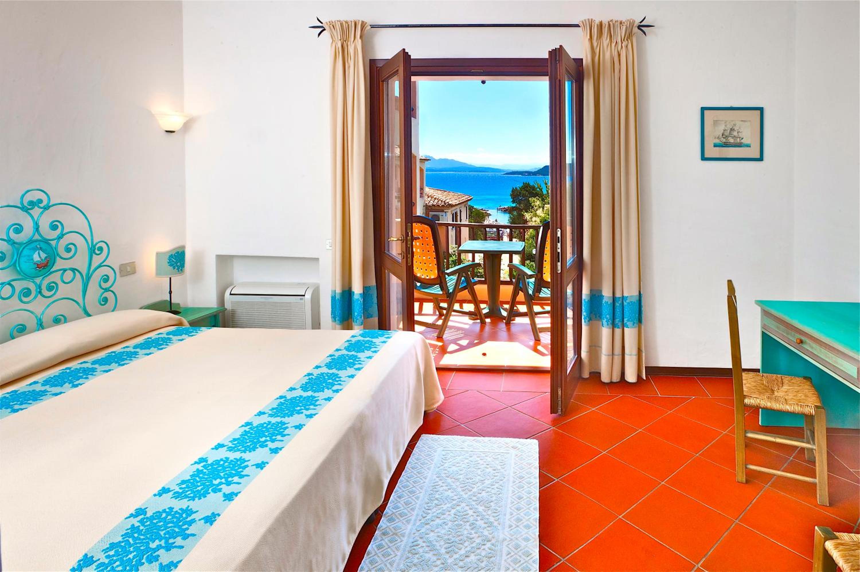 Deluxe Double Room with Balcony and Sea View