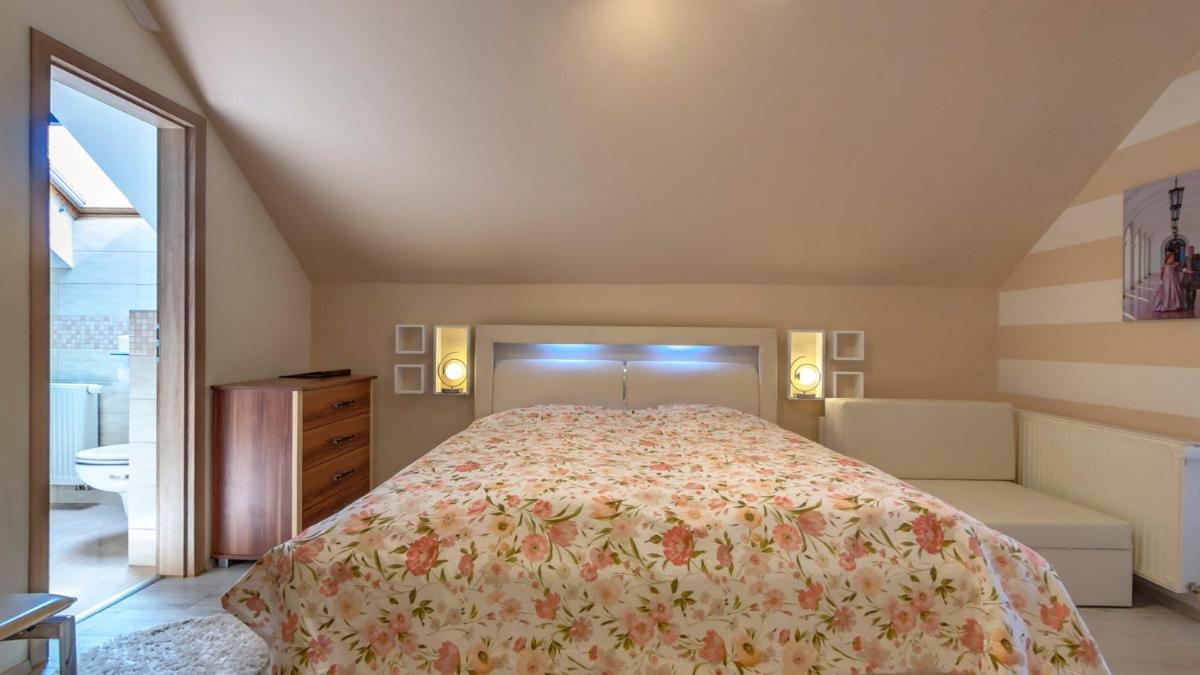 Studio Apartment photo 2
