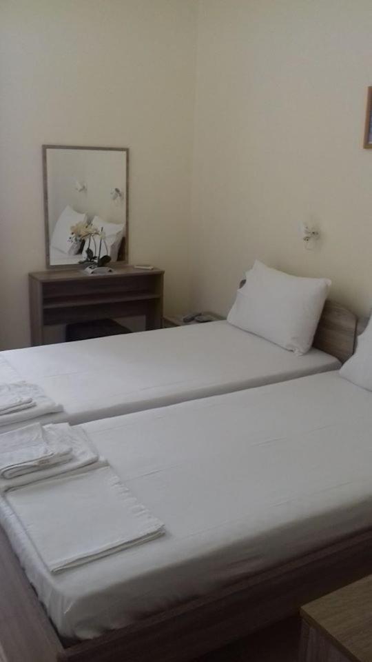 Standard Twin Room photo 3